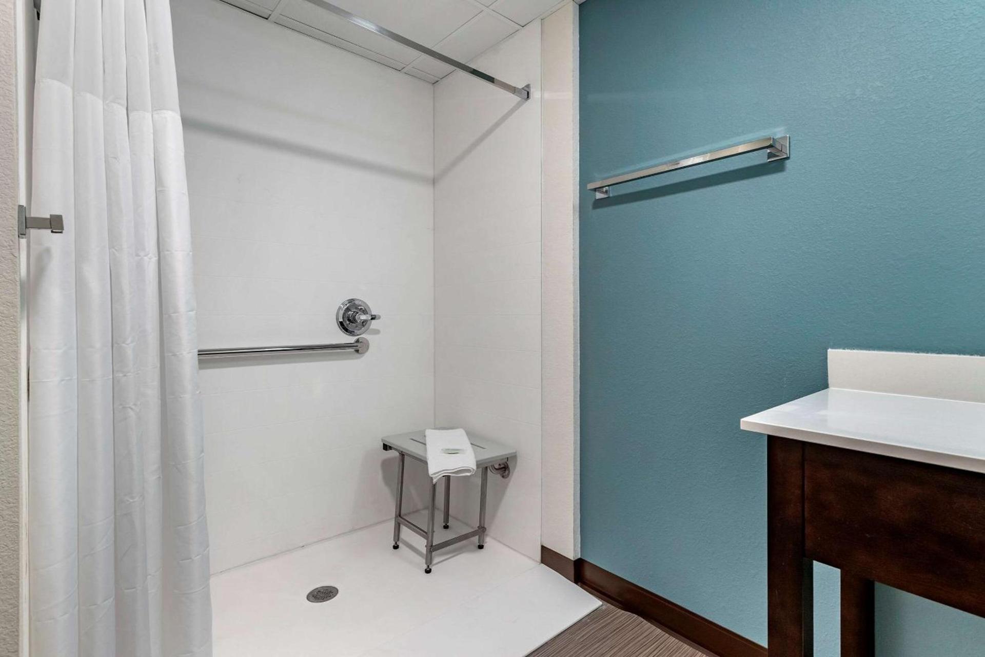 Sleep Inn Waukee-West Des Moines photo 12