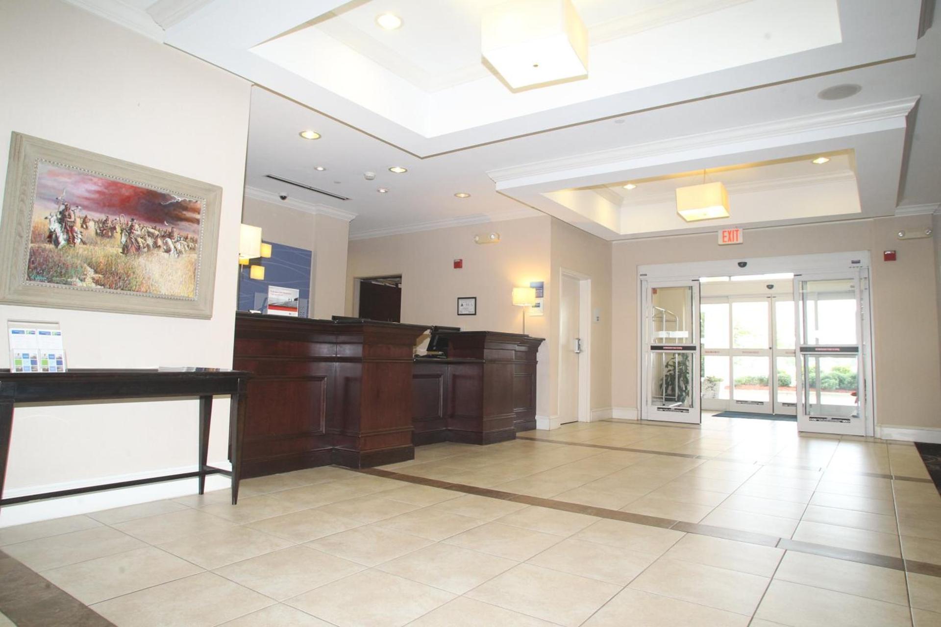 Holiday Inn Express Pembroke by IHG photo 3
