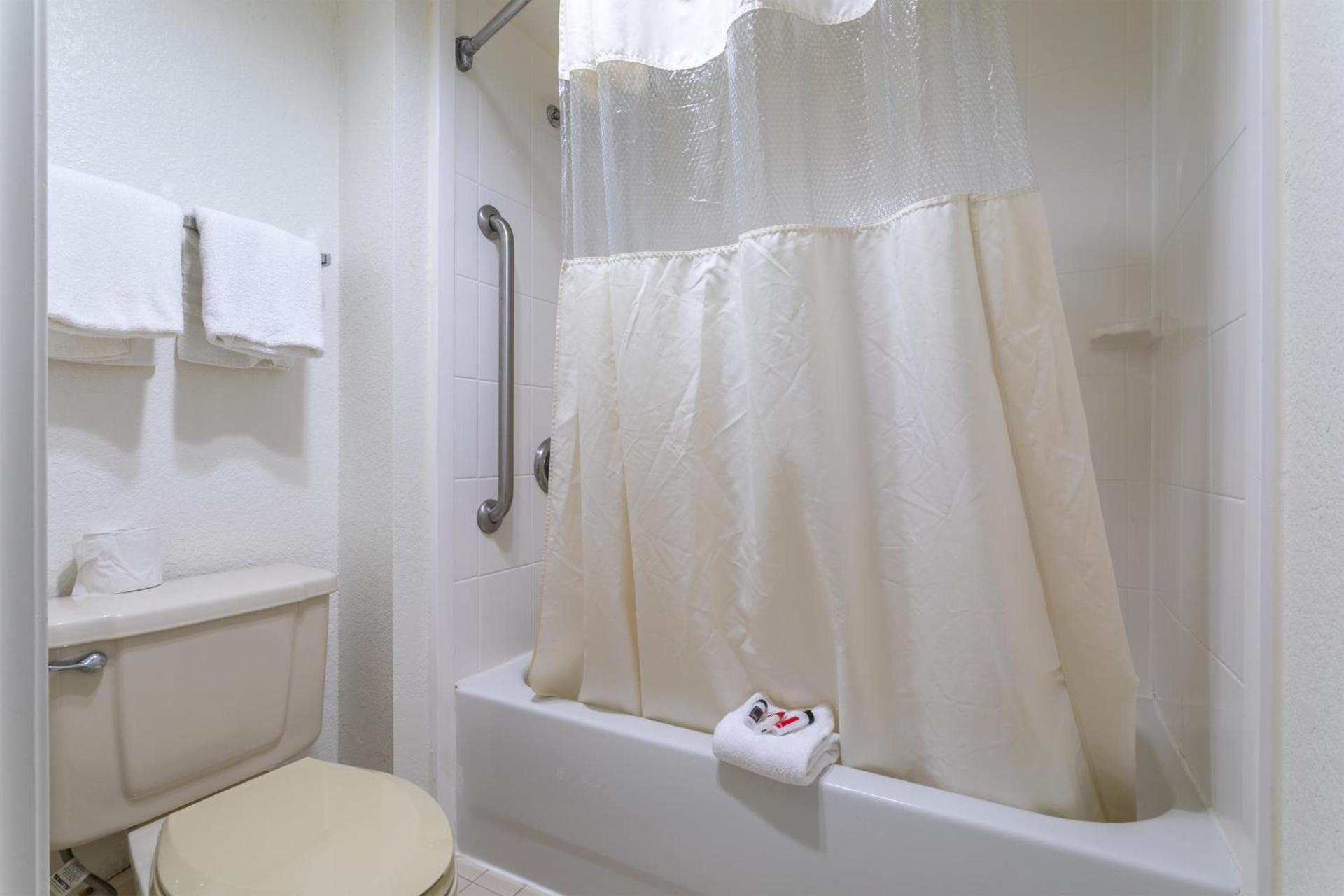 Days Inn by Wyndham Absecon Atlantic City Area photo 63