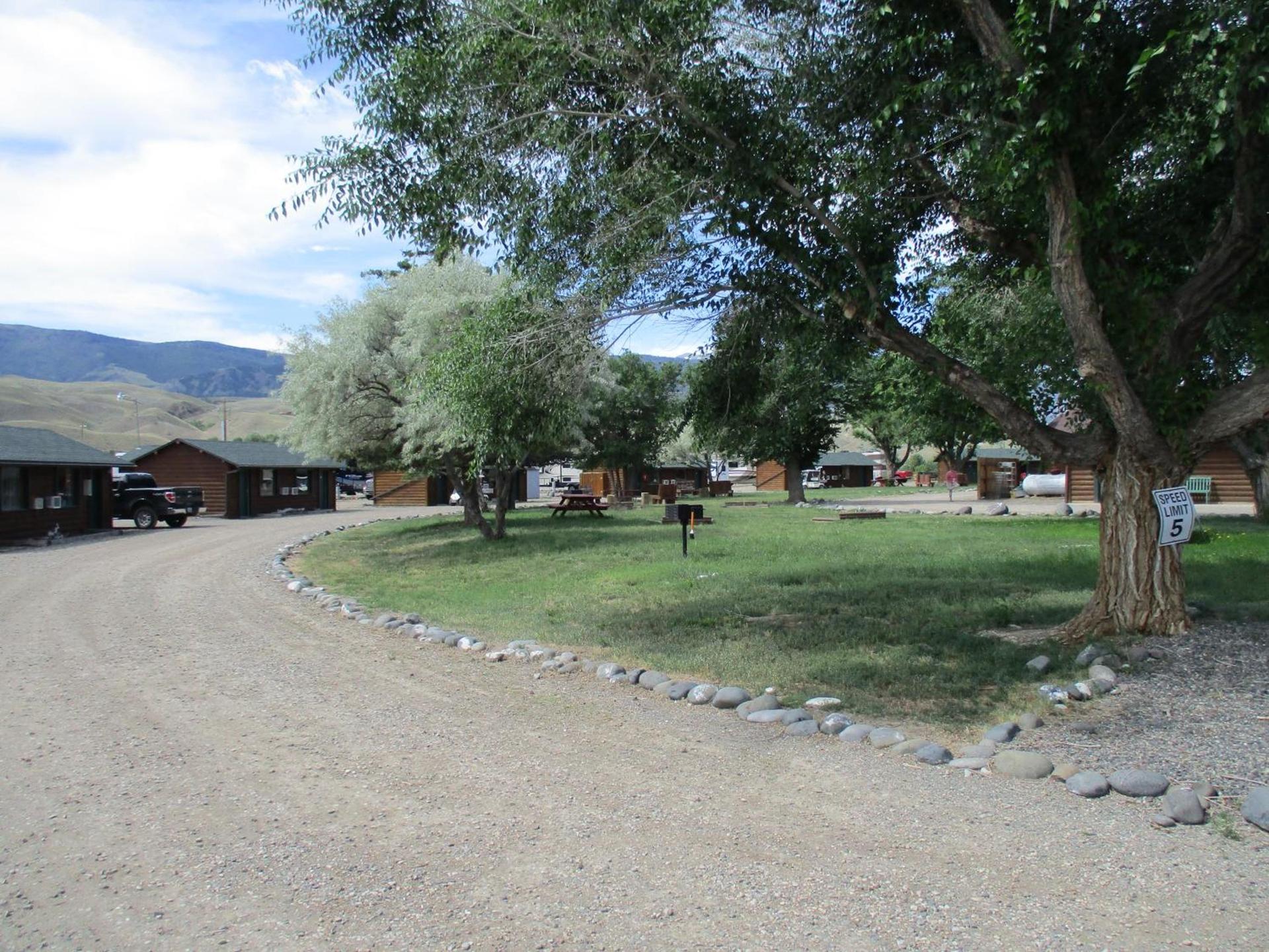 Yellowstone Valley Inn photo 11