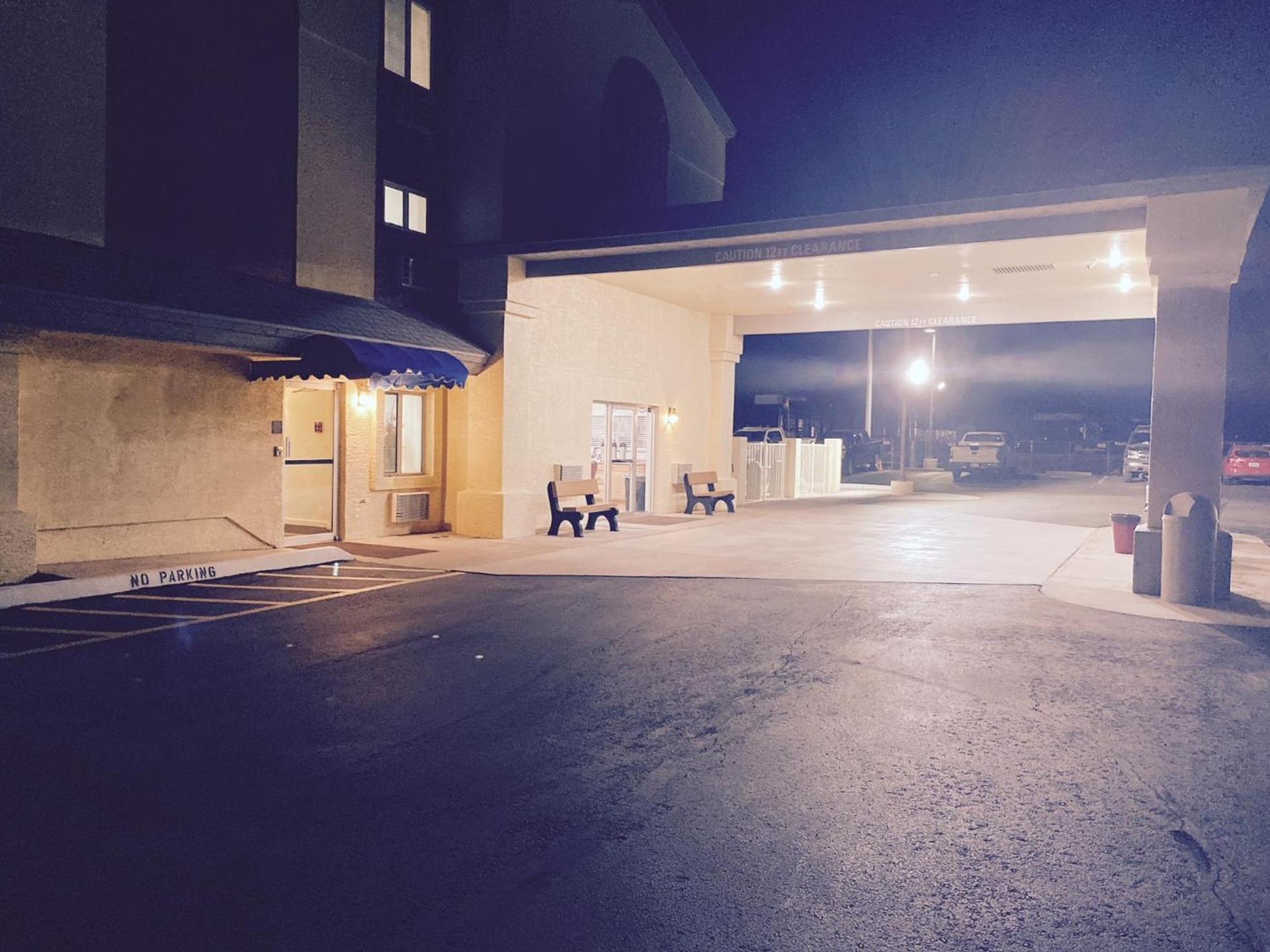 Americas Choice Inn & Suites photo 13