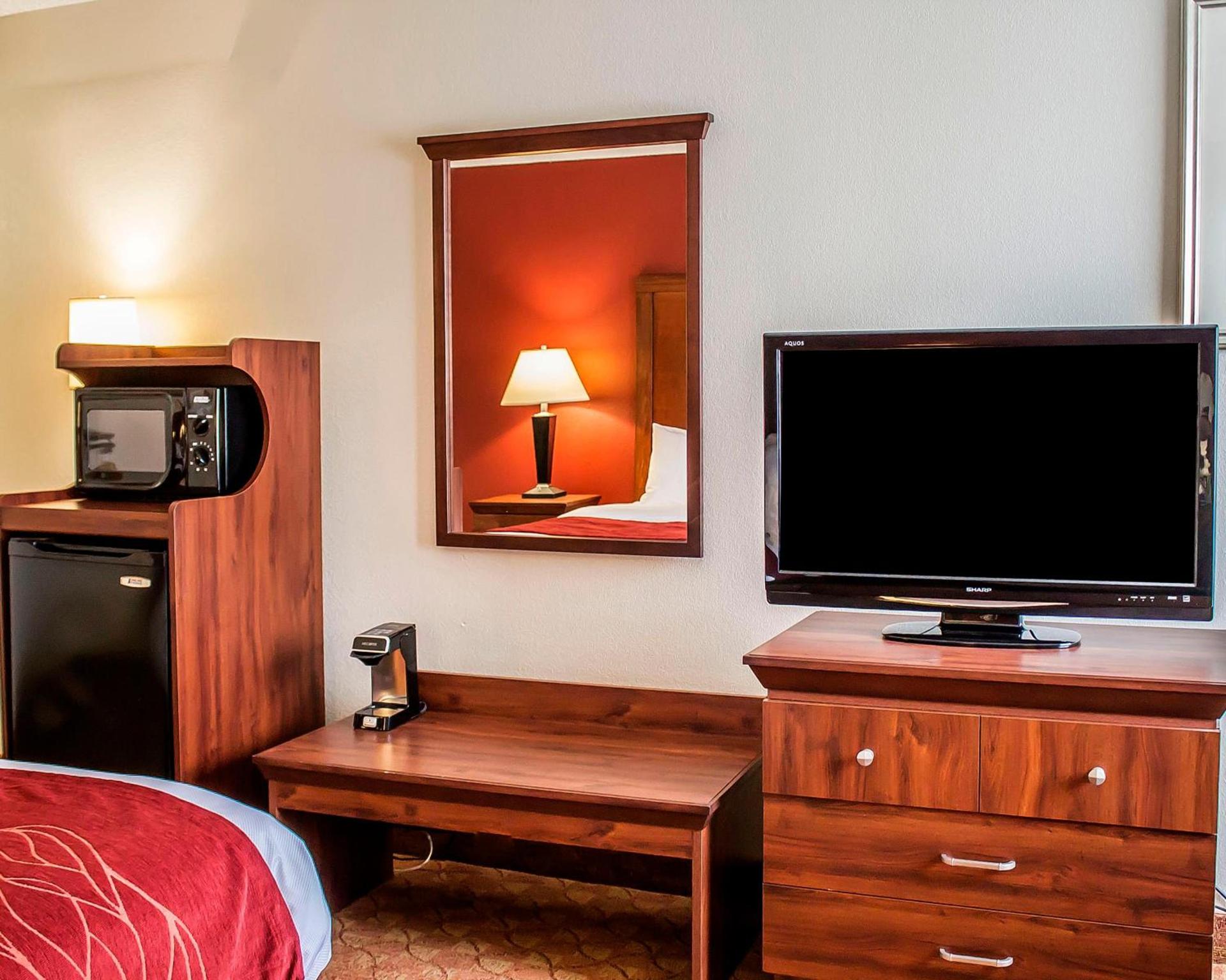 Quality Inn Lima Northeast photo 5