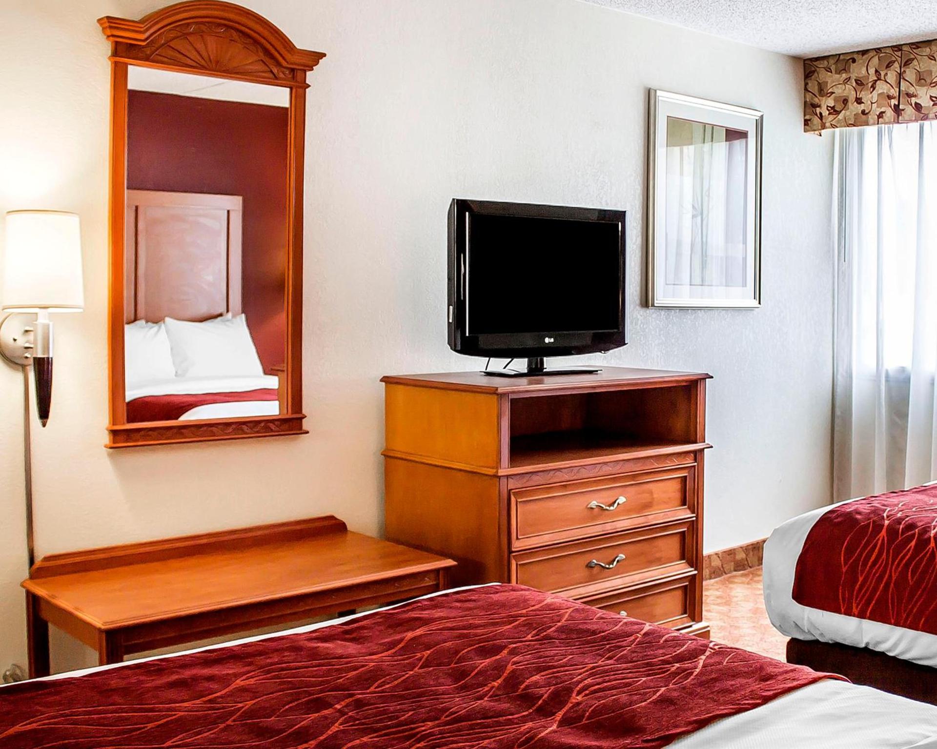 Quality Inn Lima Northeast photo 9