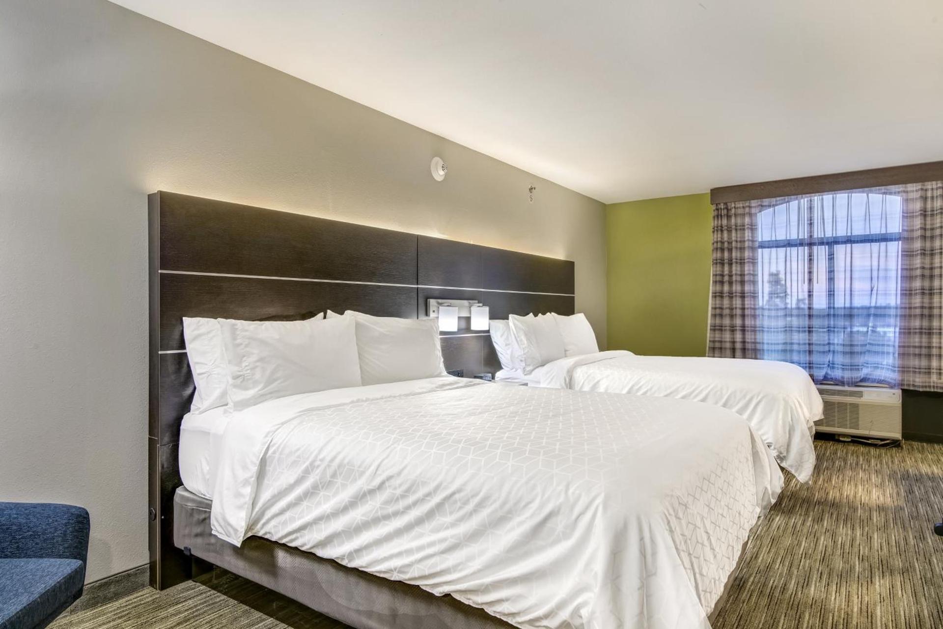 Holiday Inn Express & Suites Longview North by IHG photo 54