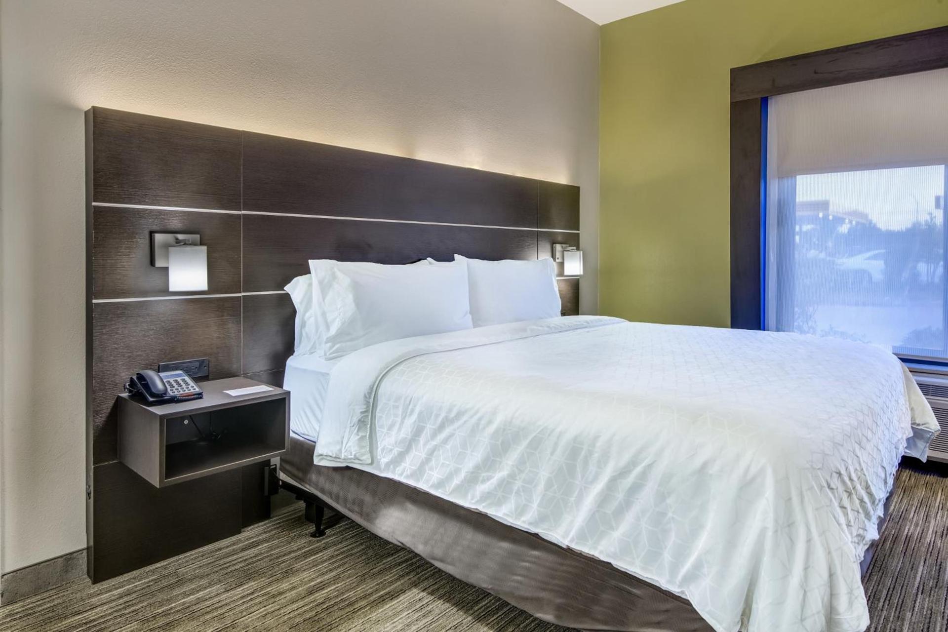 Holiday Inn Express & Suites Longview North by IHG photo 52
