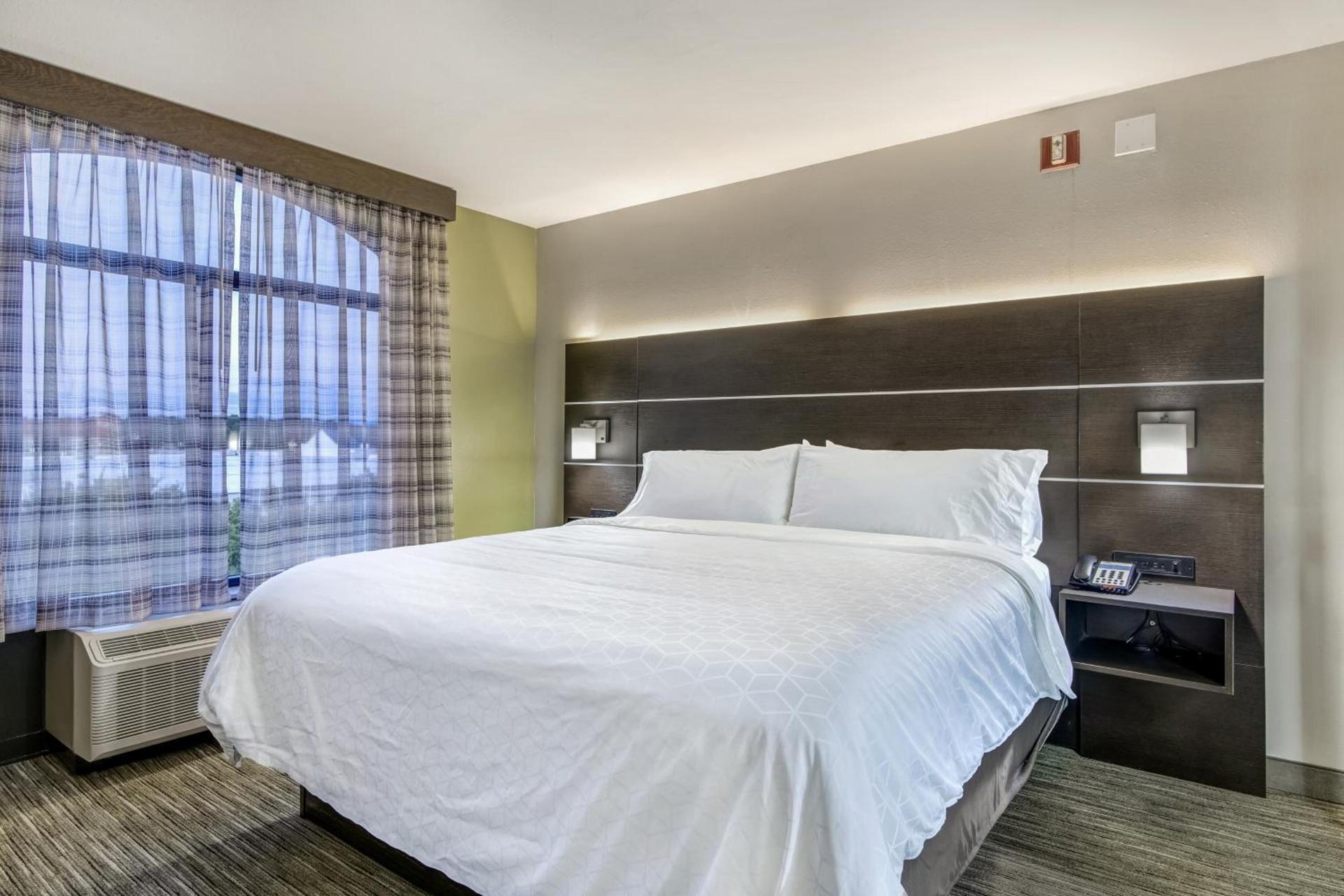 Holiday Inn Express & Suites Longview North by IHG photo 51