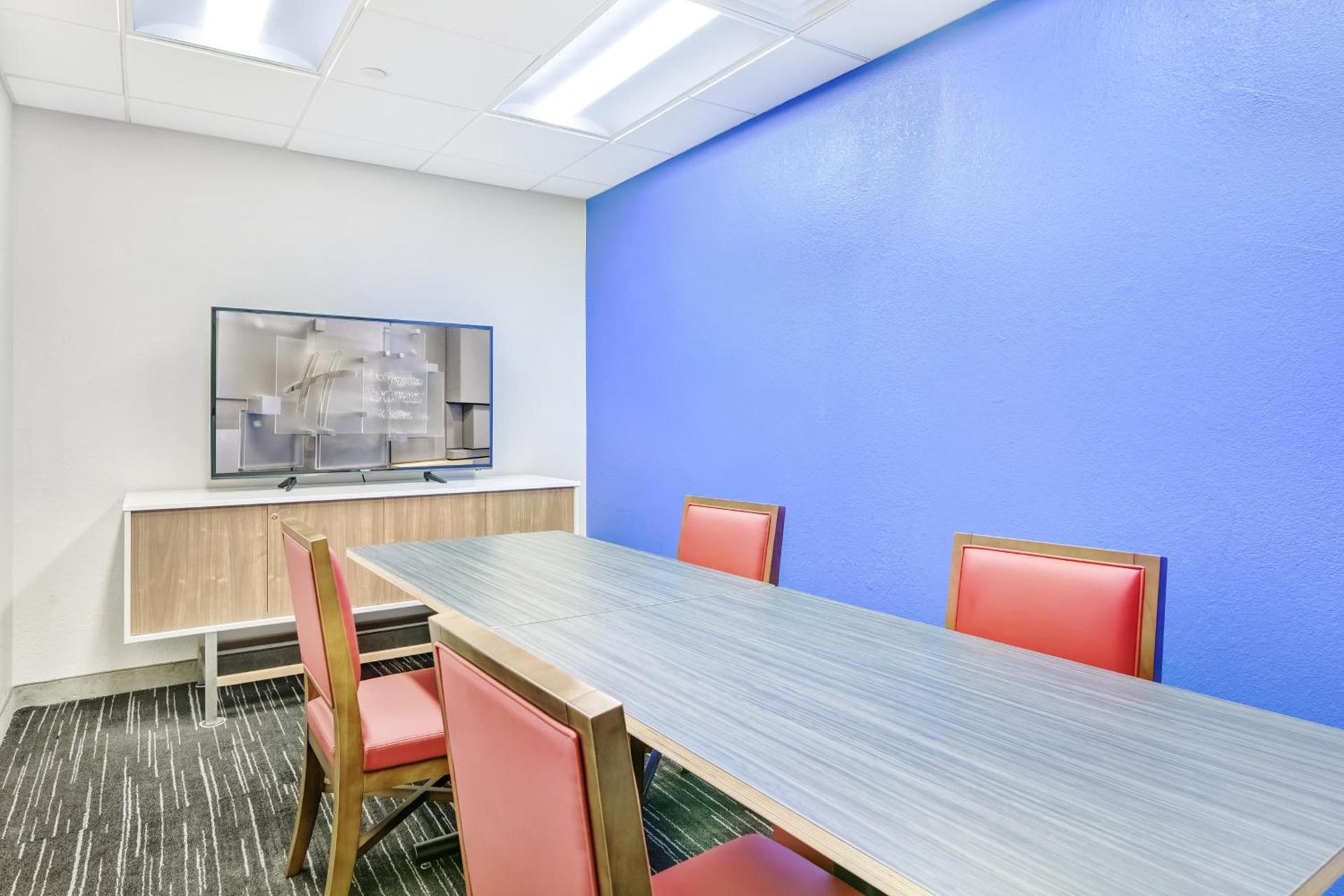 Holiday Inn Express & Suites Longview North by IHG photo 18