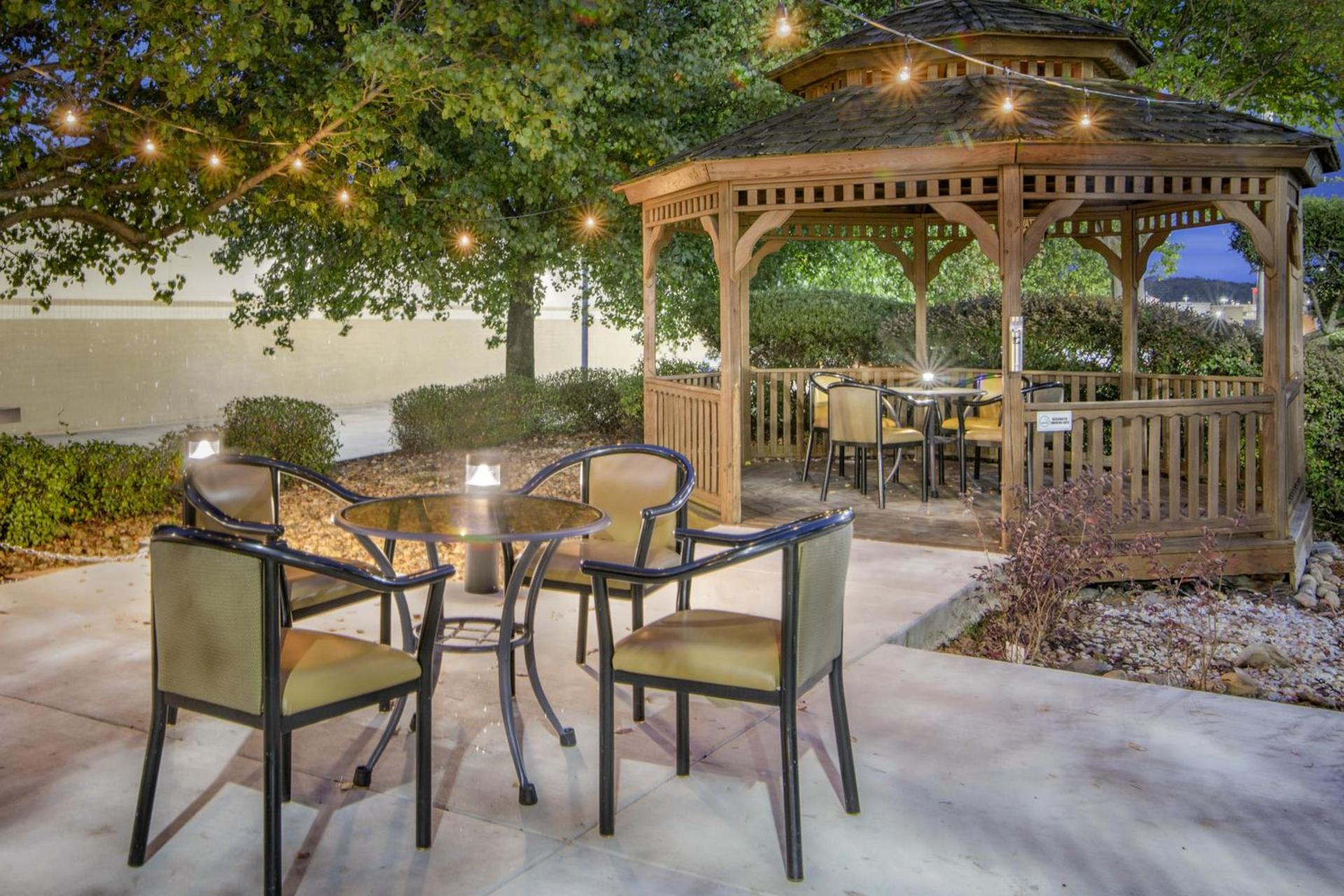 Holiday Inn Express & Suites Longview North by IHG photo 25