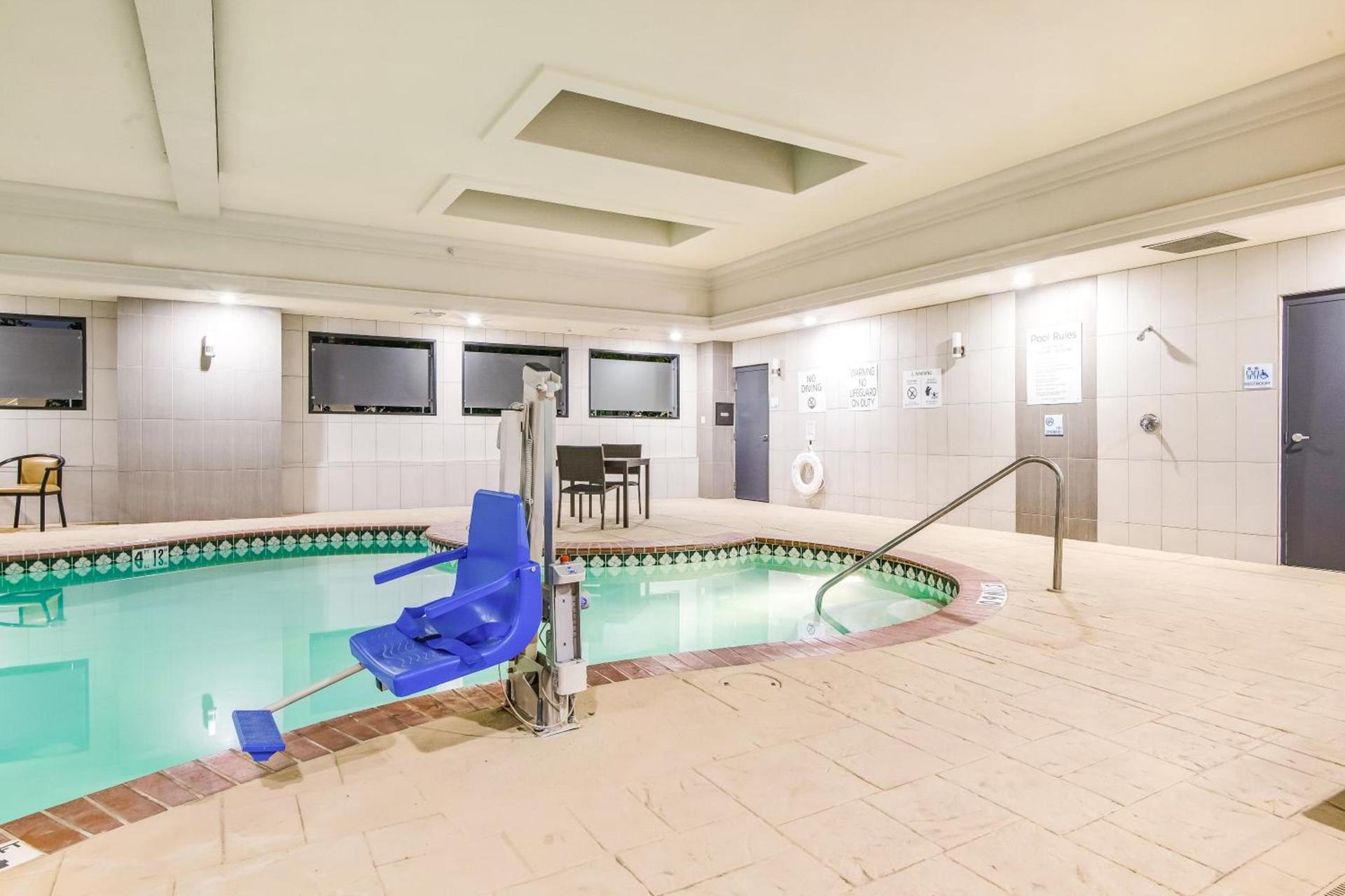 Holiday Inn Express & Suites Longview North by IHG photo 20