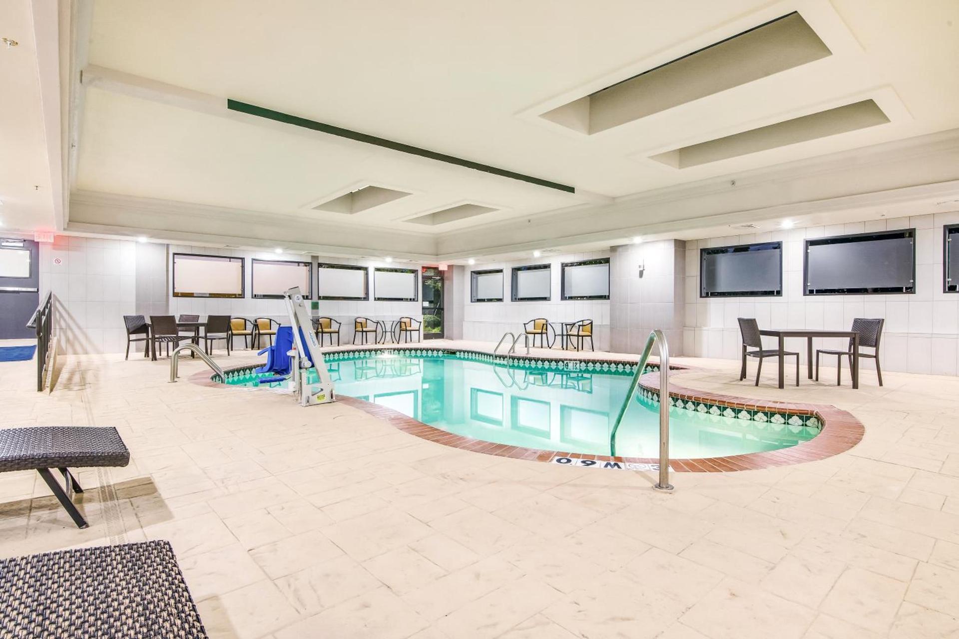 Holiday Inn Express & Suites Longview North by IHG photo 19