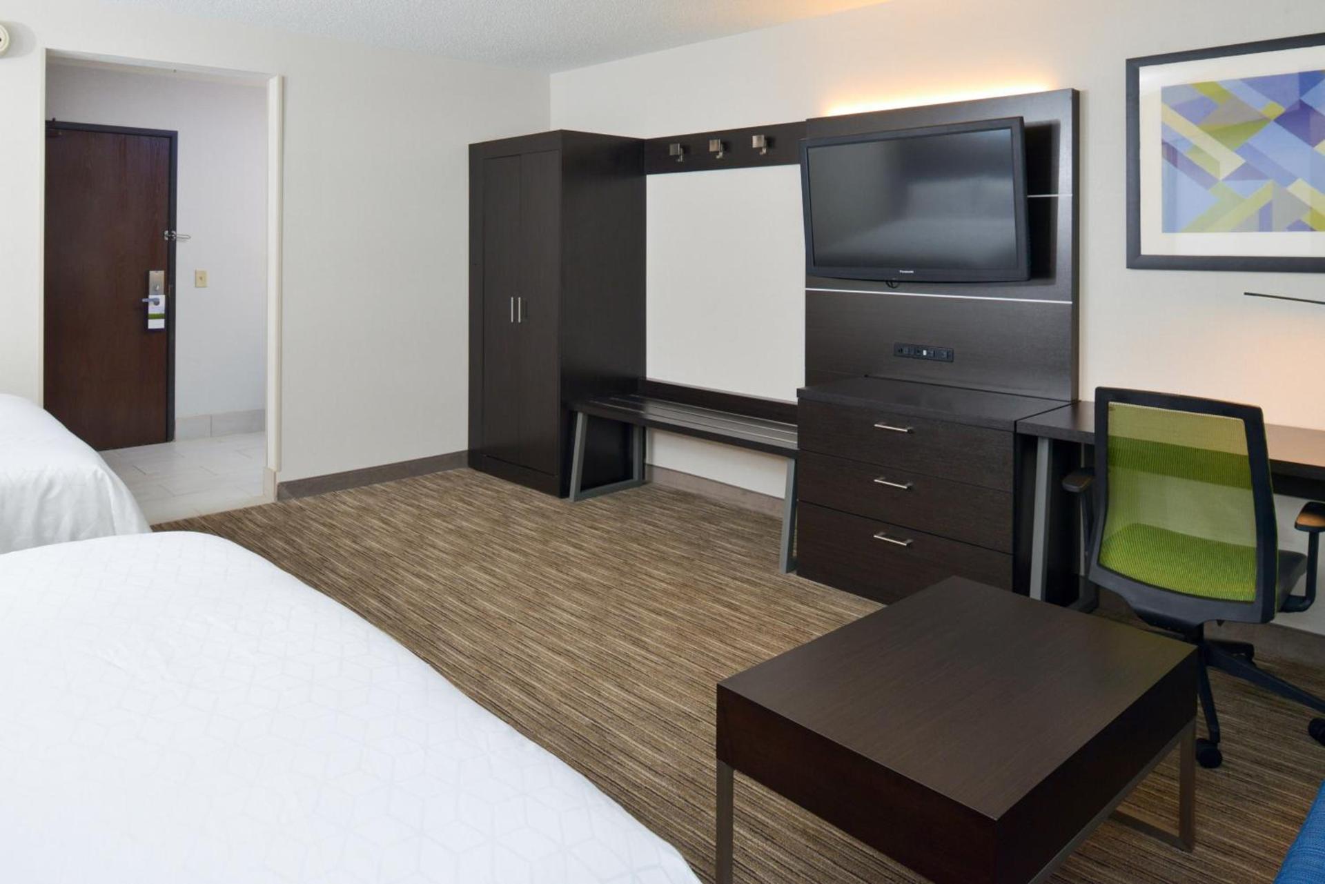 Holiday Inn Express Wixom by IHG photo 2