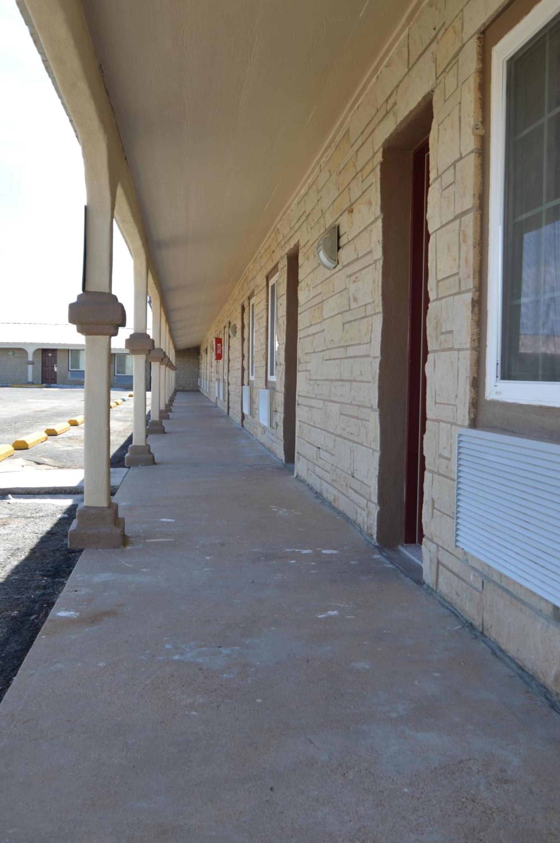 Executive Inn Snyder photo 40
