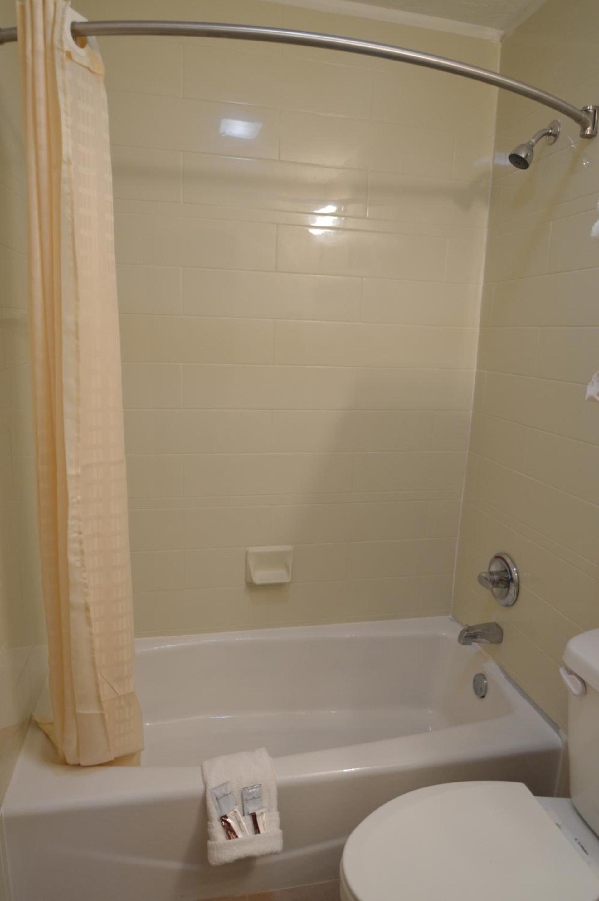 Executive Inn Snyder photo 22