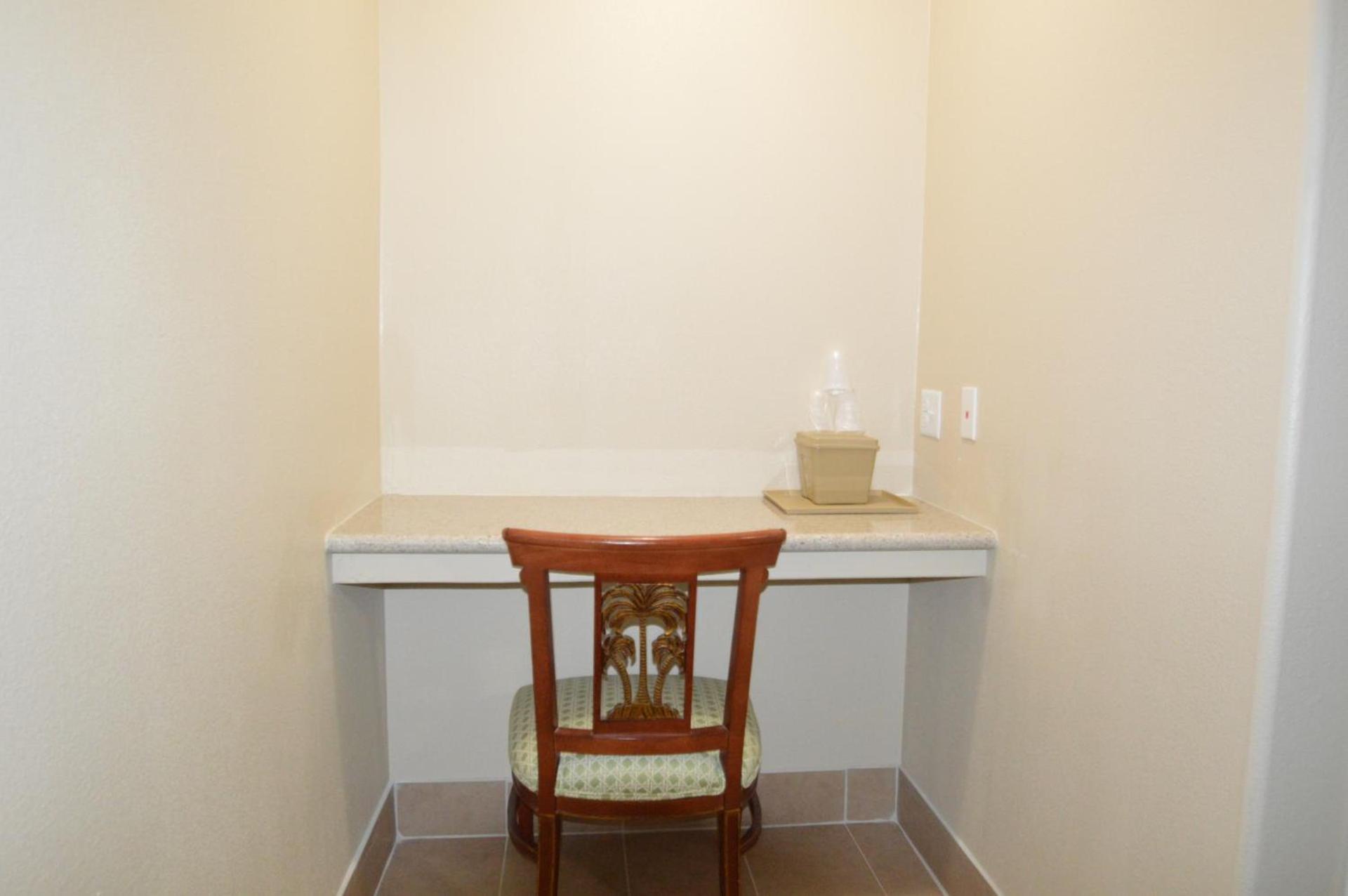 Executive Inn Snyder photo 28