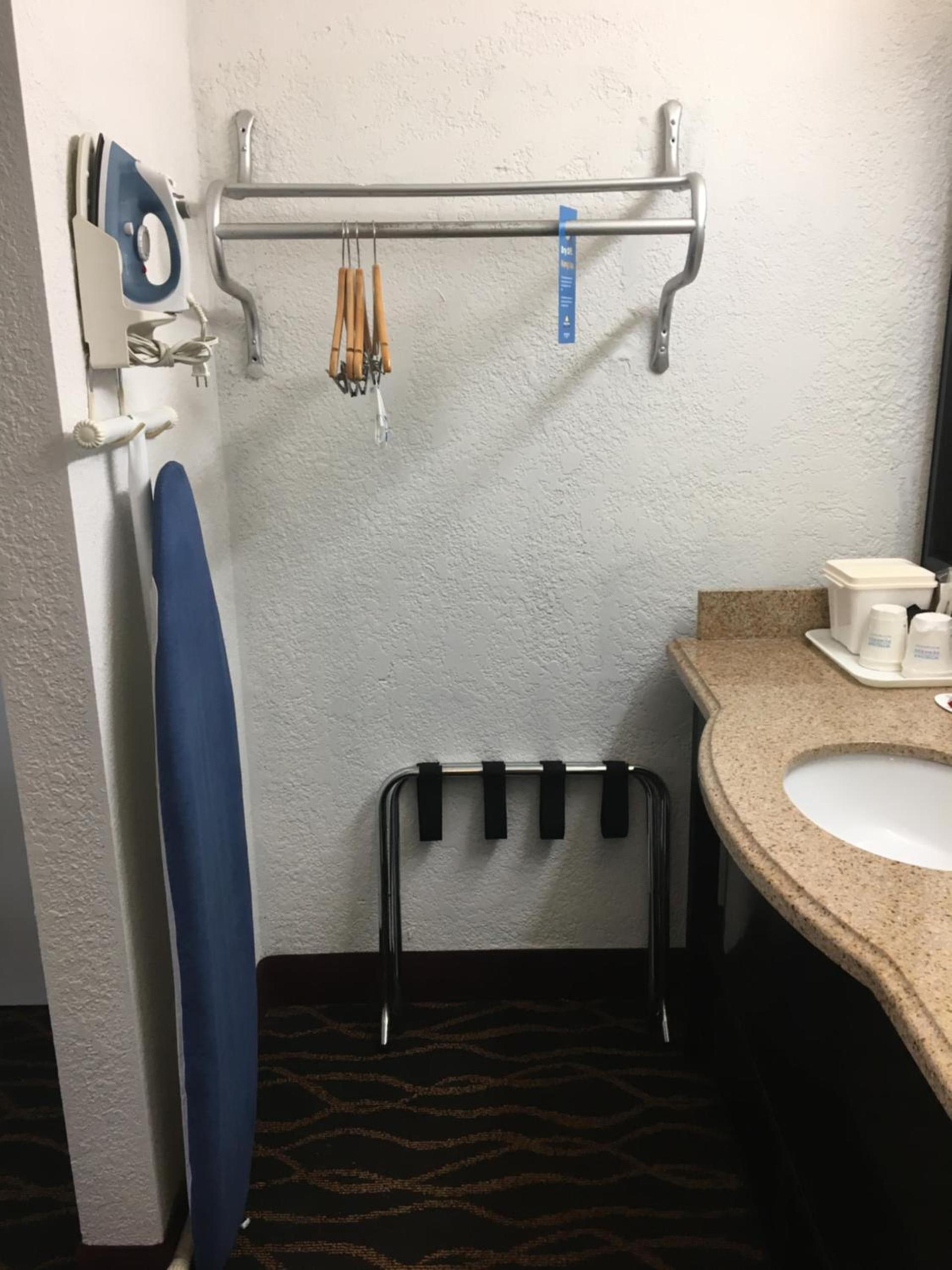 Days Inn by Wyndham Stuart photo 38