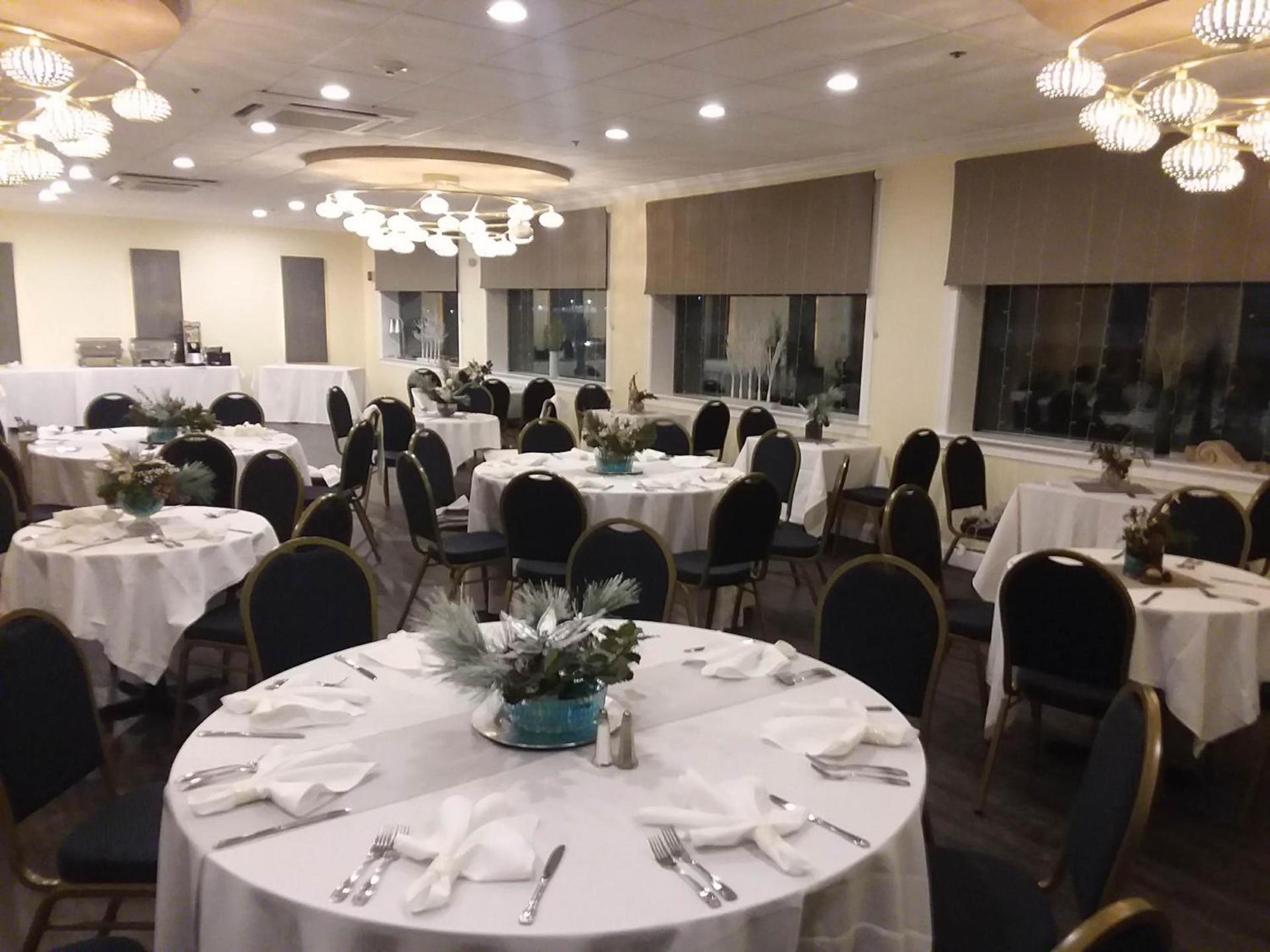 Lakeside Inn photo 29