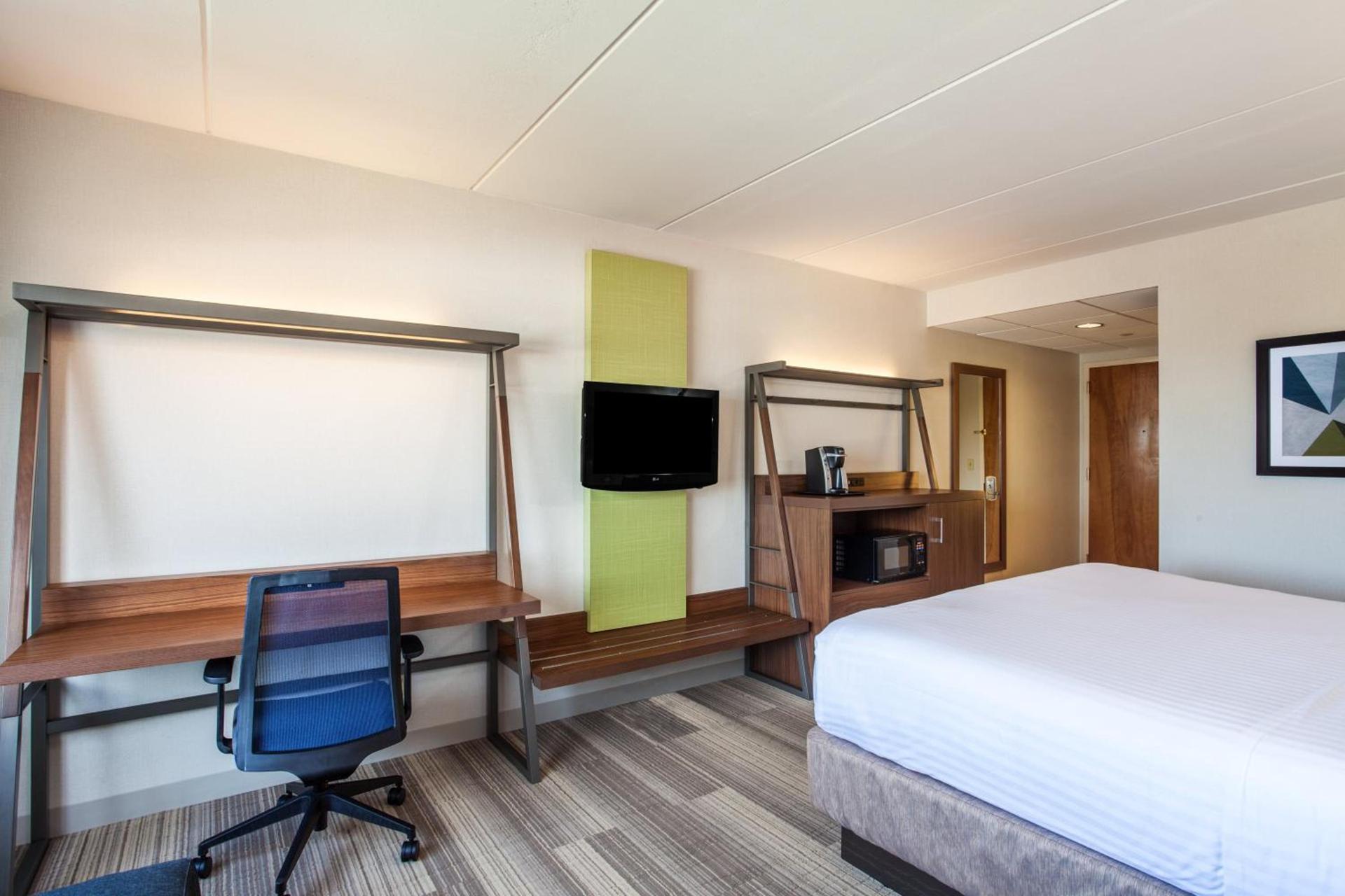Holiday Inn Express Hauppauge-Long Island by IHG photo 66