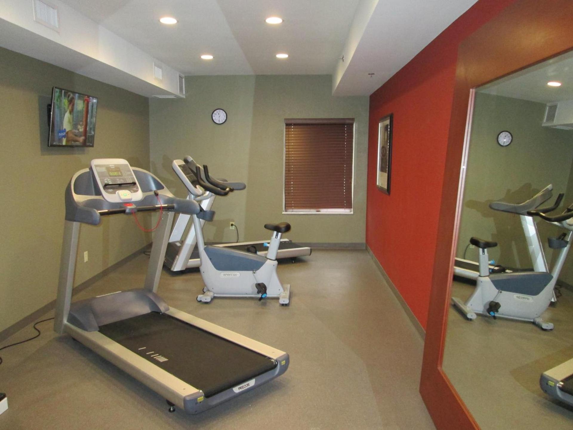 Holiday Inn Express Cloverdale - Greencastle by IHG photo 37