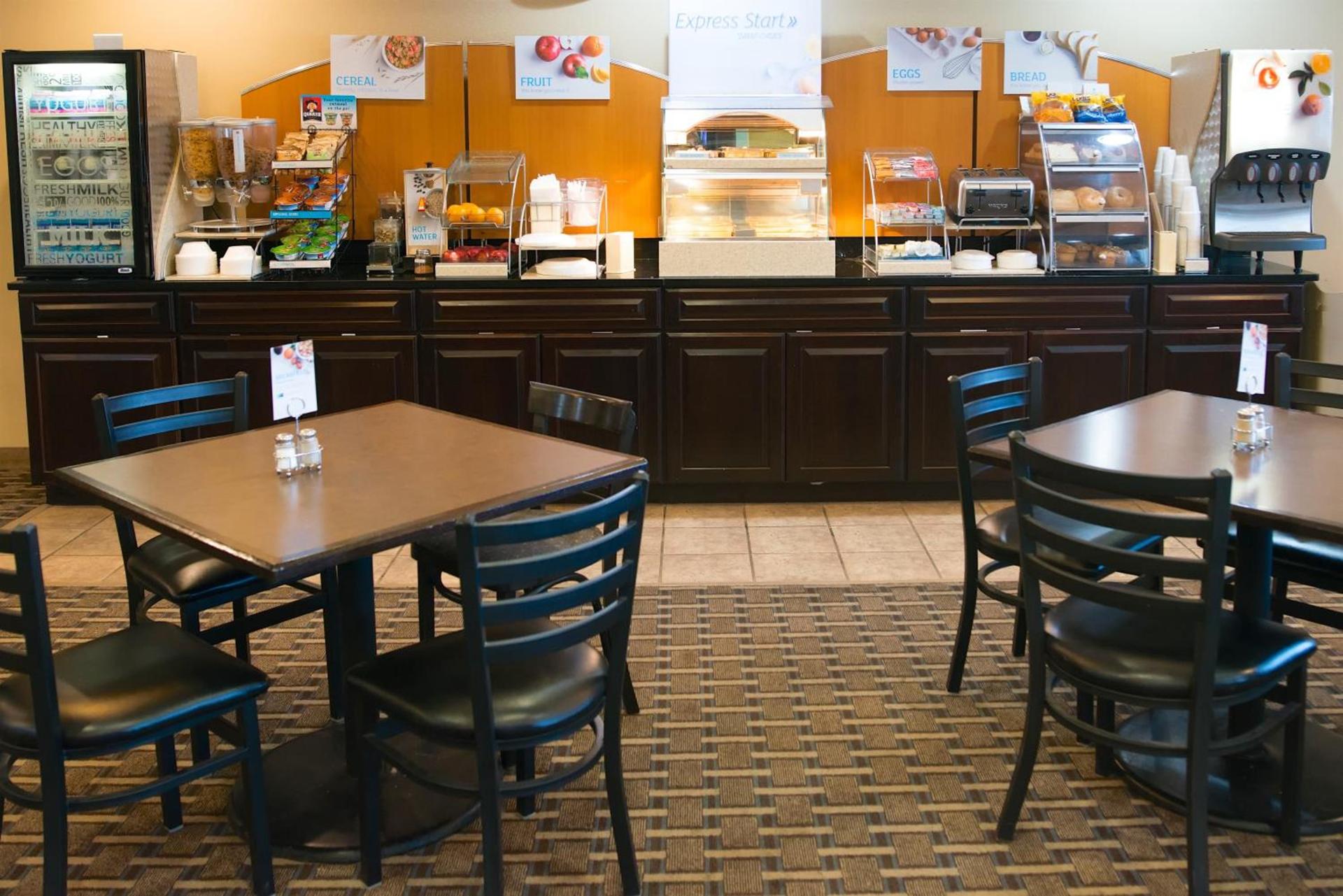 Holiday Inn Express Devils Lake by IHG photo 28