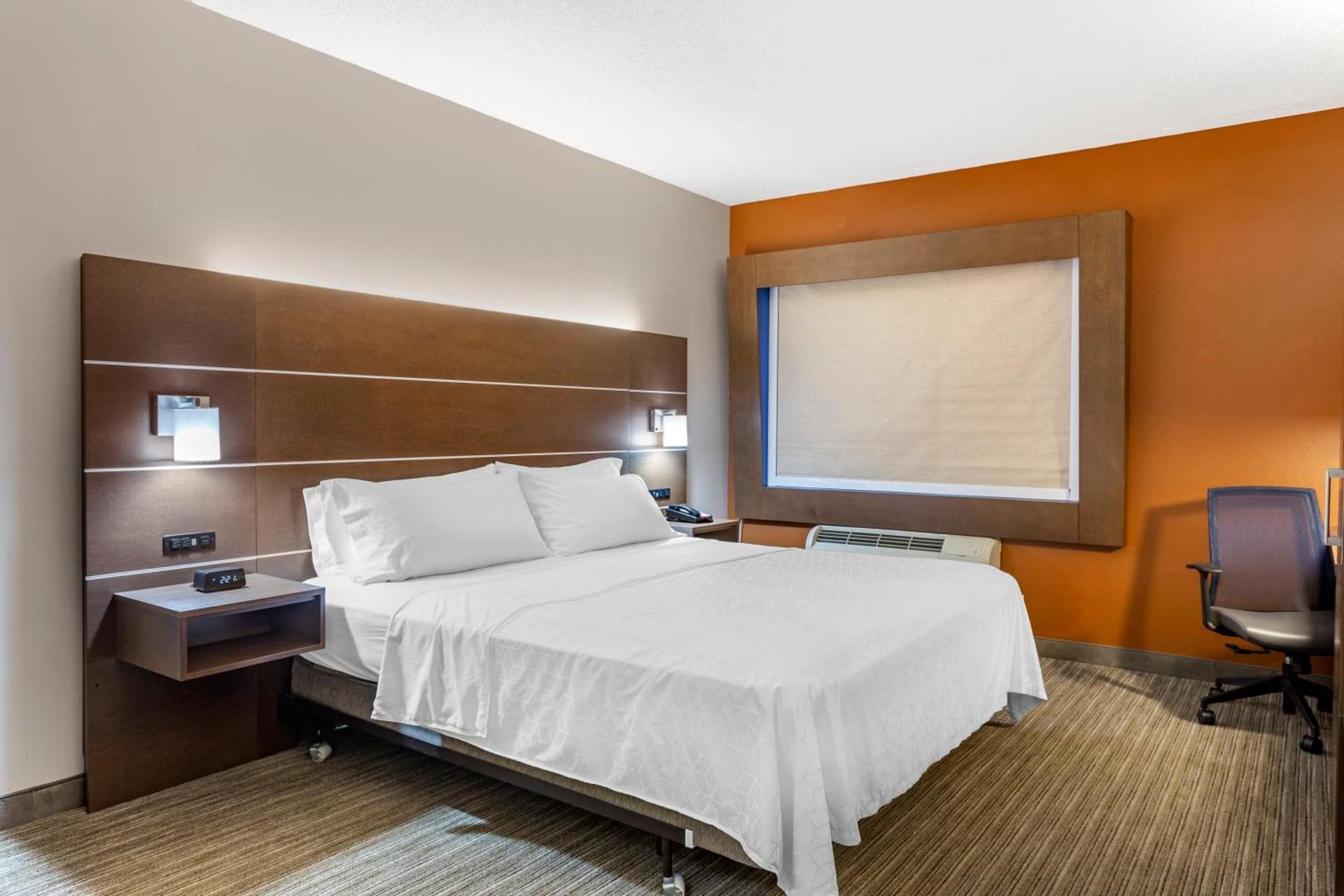 Holiday Inn Express Branson- Green Mountain Drive by IHG photo 42