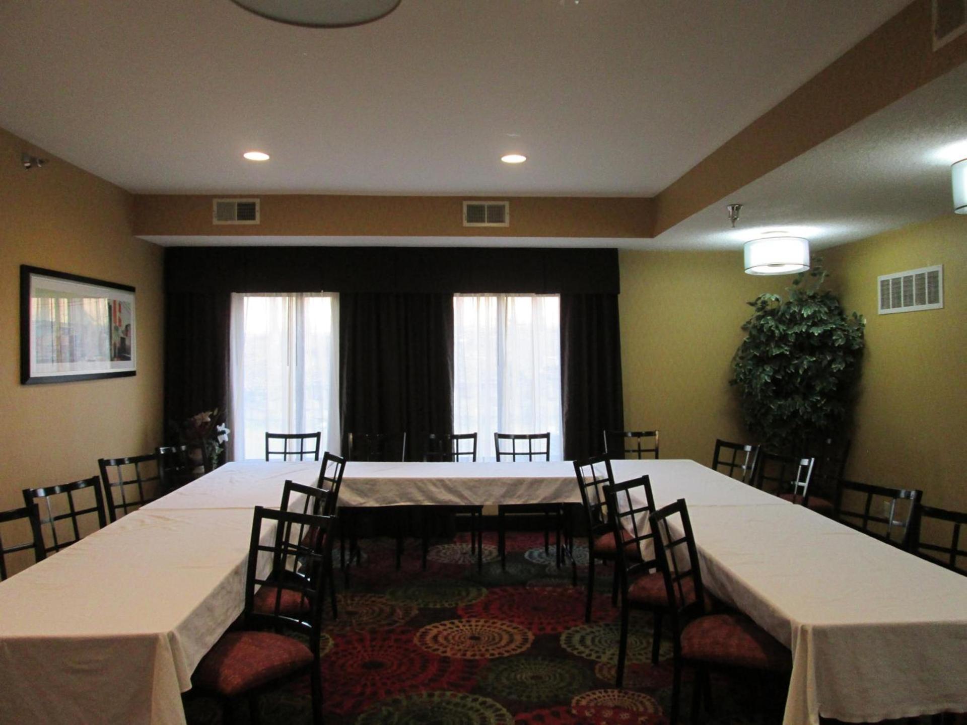 Holiday Inn Express Cloverdale - Greencastle by IHG photo 34