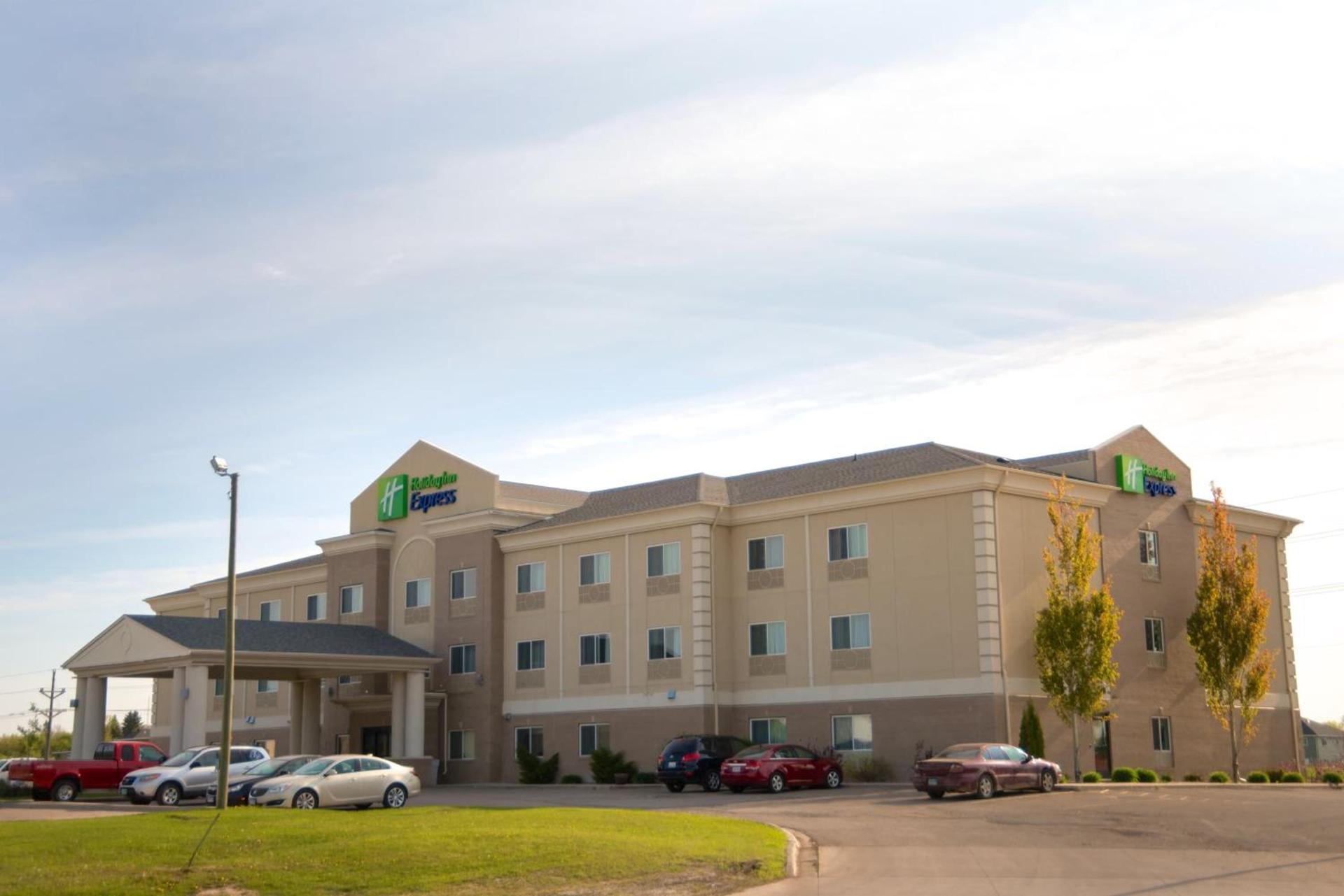 Holiday Inn Express Devils Lake by IHG photo 32
