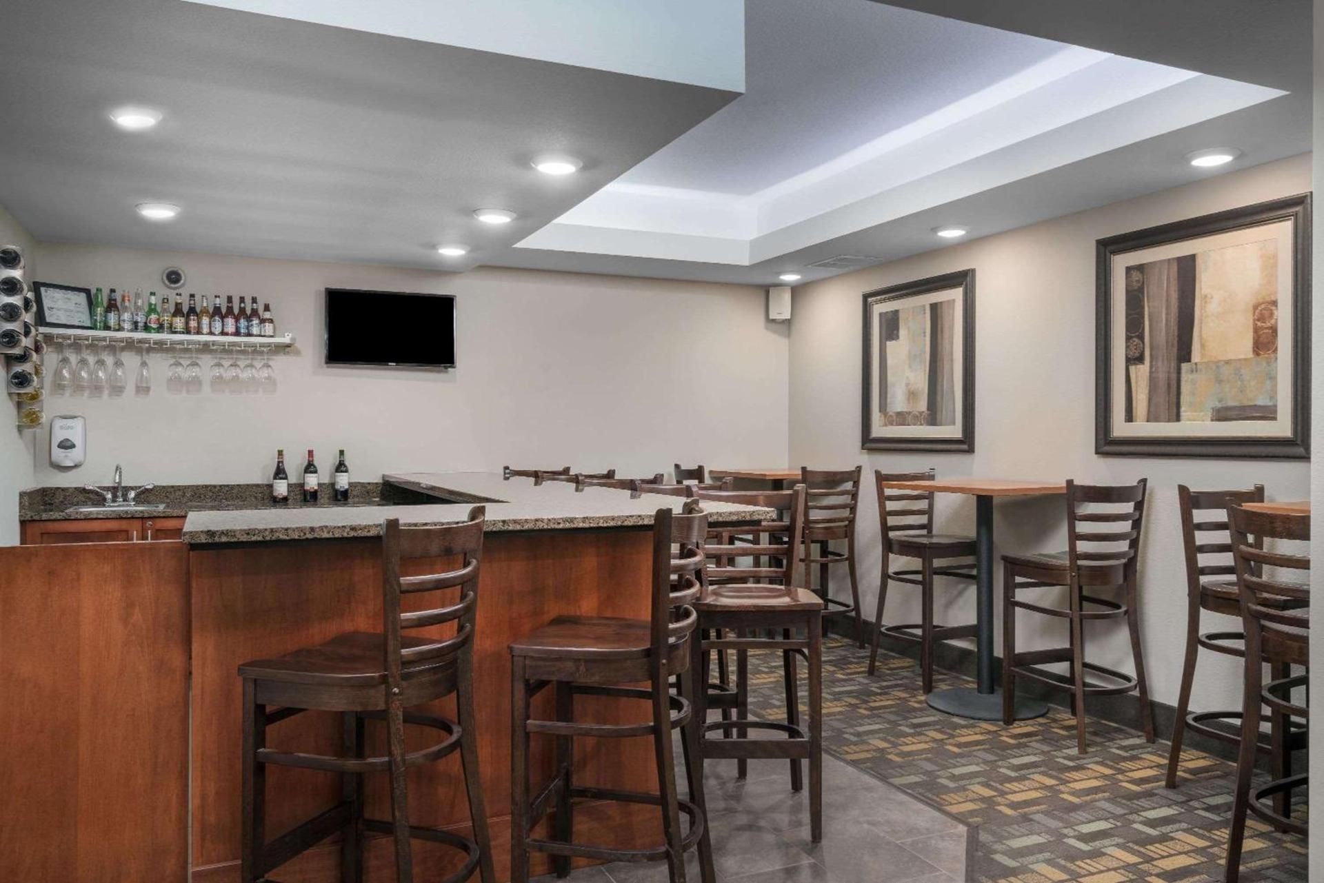 AmericInn by Wyndham Hartford SD photo 19