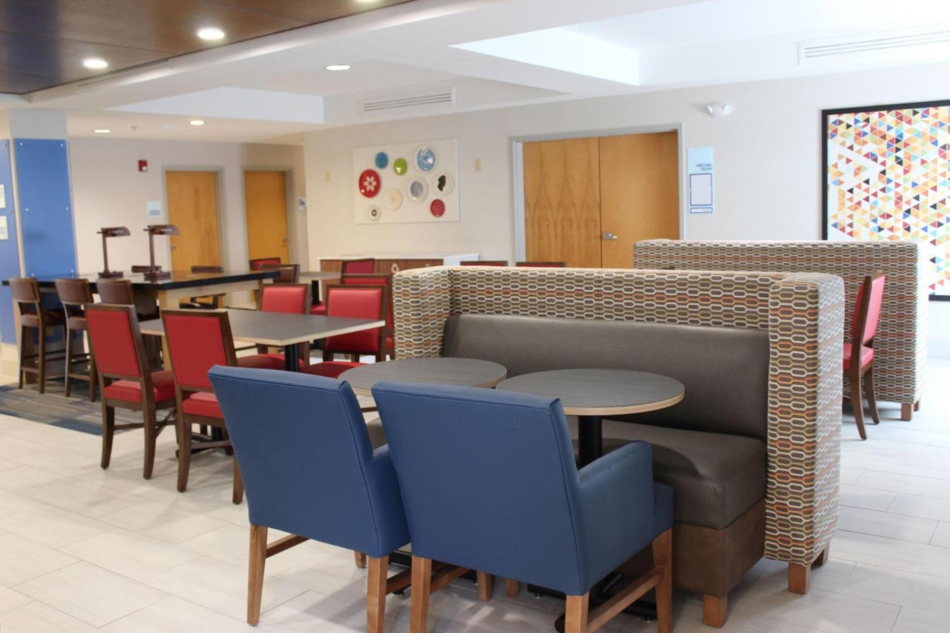 Holiday Inn Express Forest City by IHG photo 18
