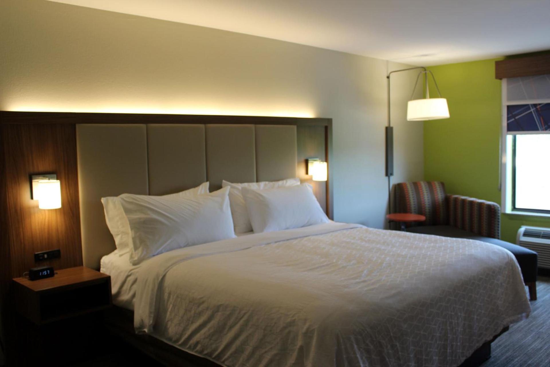 Holiday Inn Express Forest City by IHG photo 22