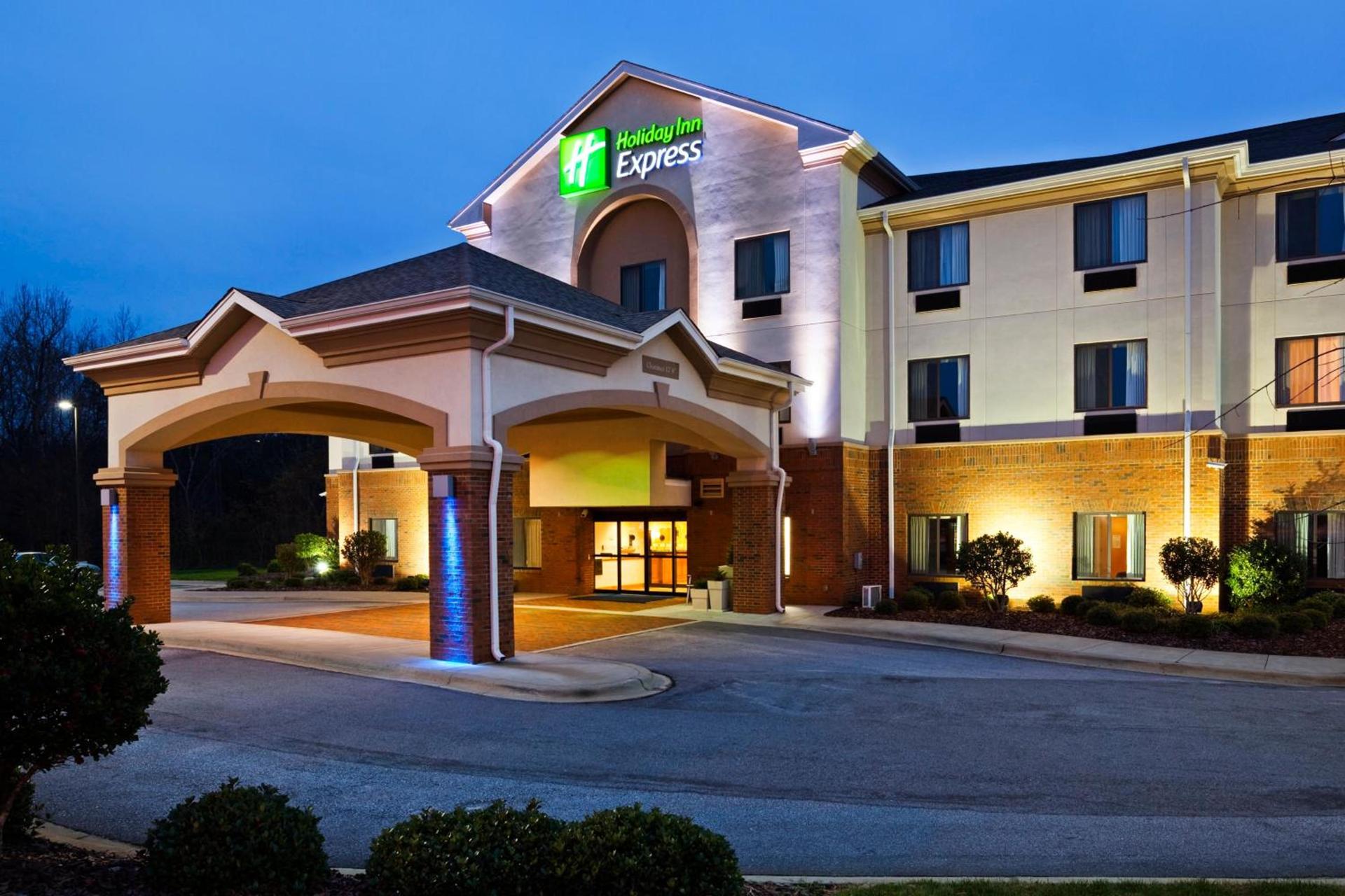 Holiday Inn Express Forest City by IHG photo 11