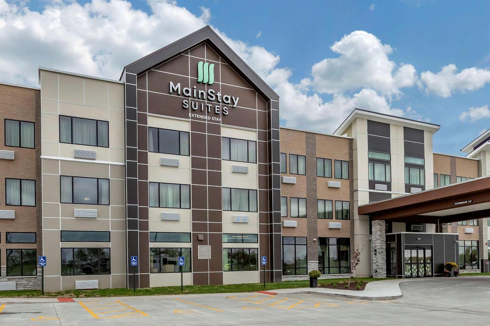 MainStay Suites Waukee-West Des Moines photo 2