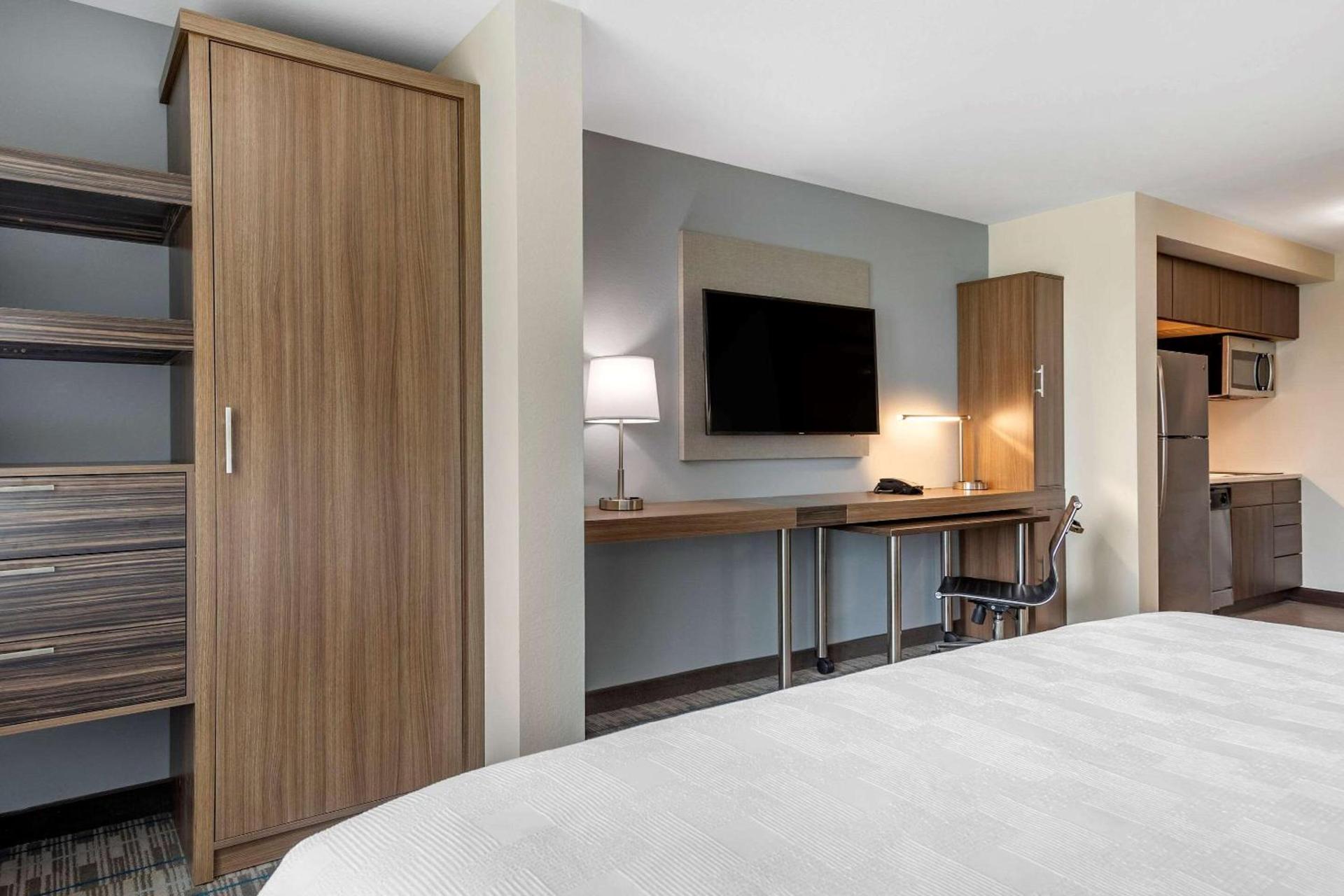 MainStay Suites Waukee-West Des Moines photo 7