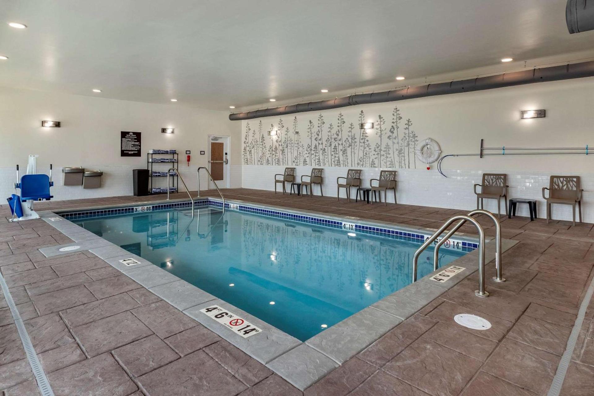 MainStay Suites Waukee-West Des Moines photo 13