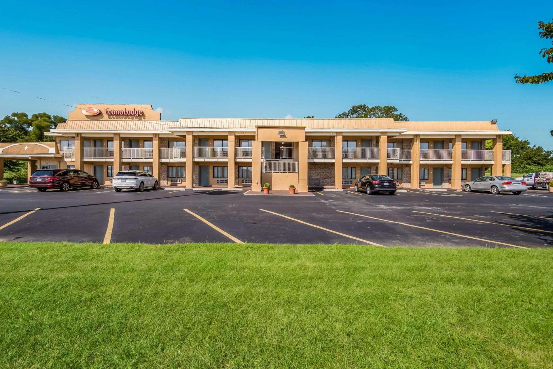 Econo Lodge Kearney - Liberty photo 1