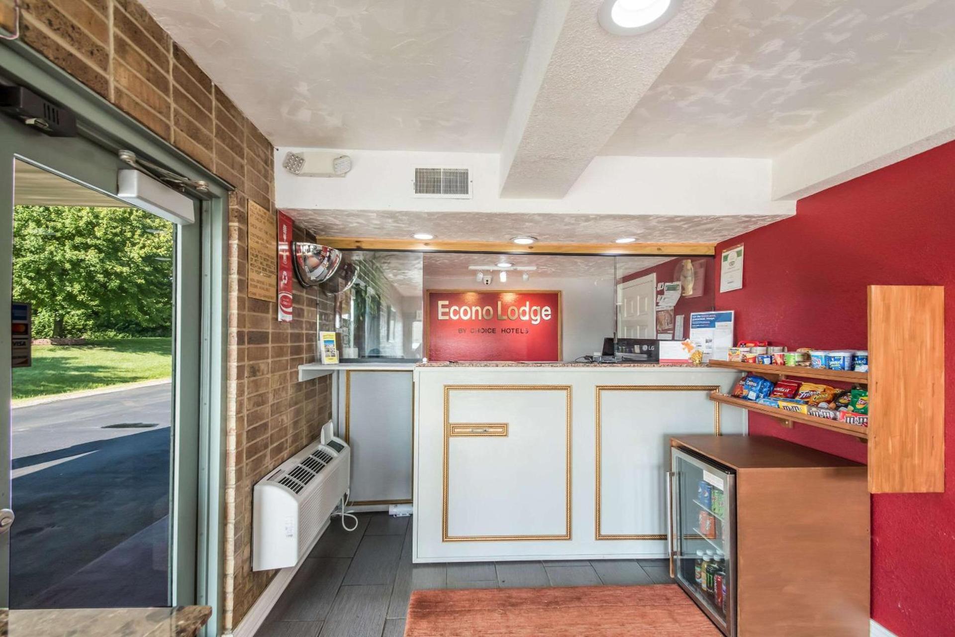 Econo Lodge Kearney - Liberty photo 26
