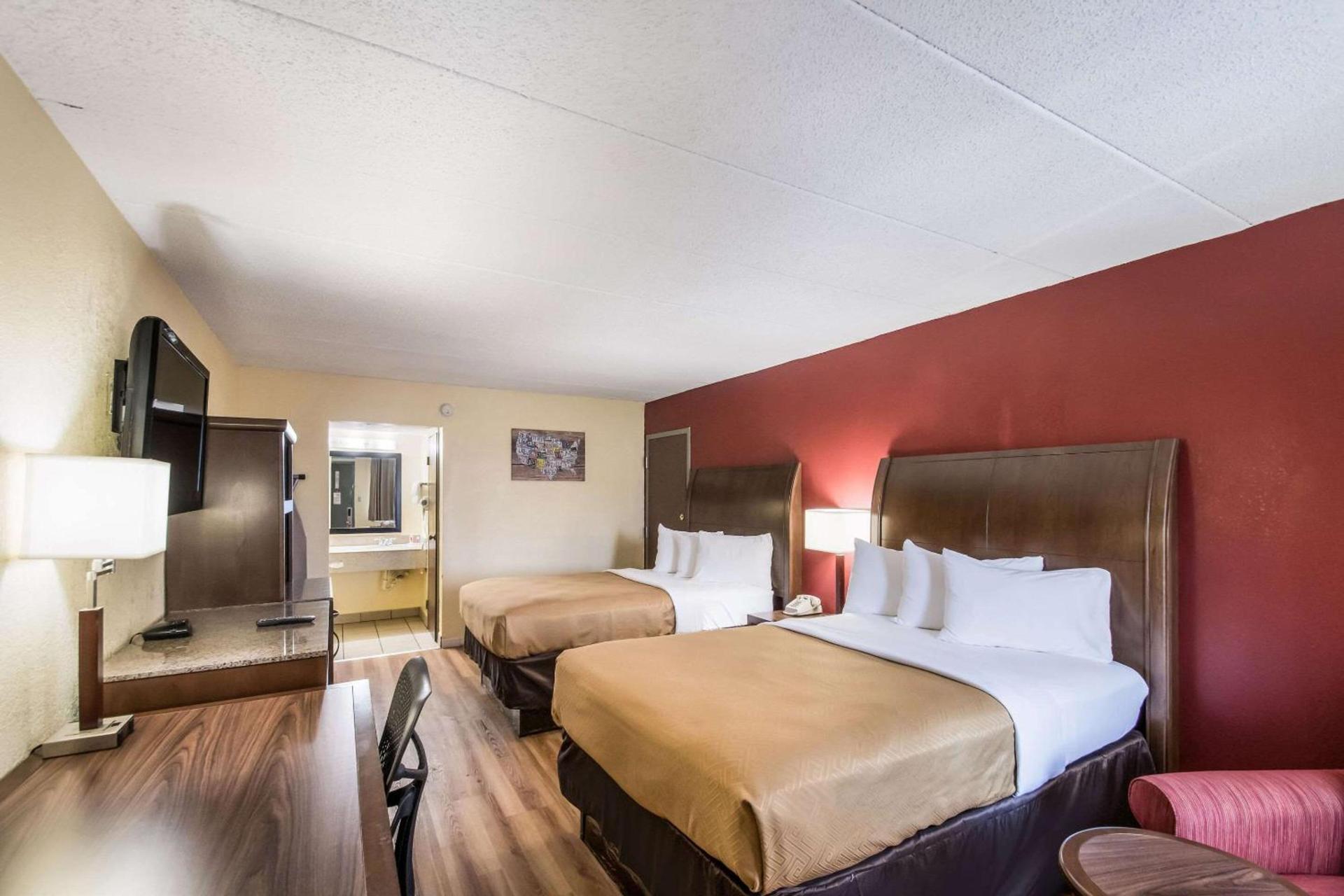 Econo Lodge Kearney - Liberty photo 13