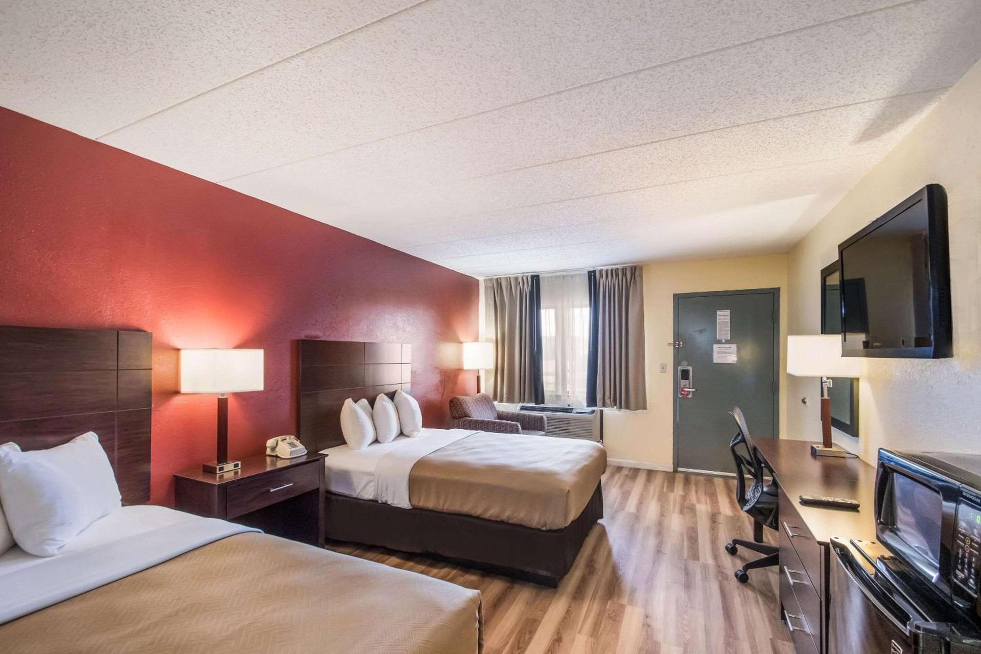 Econo Lodge Kearney - Liberty photo 7