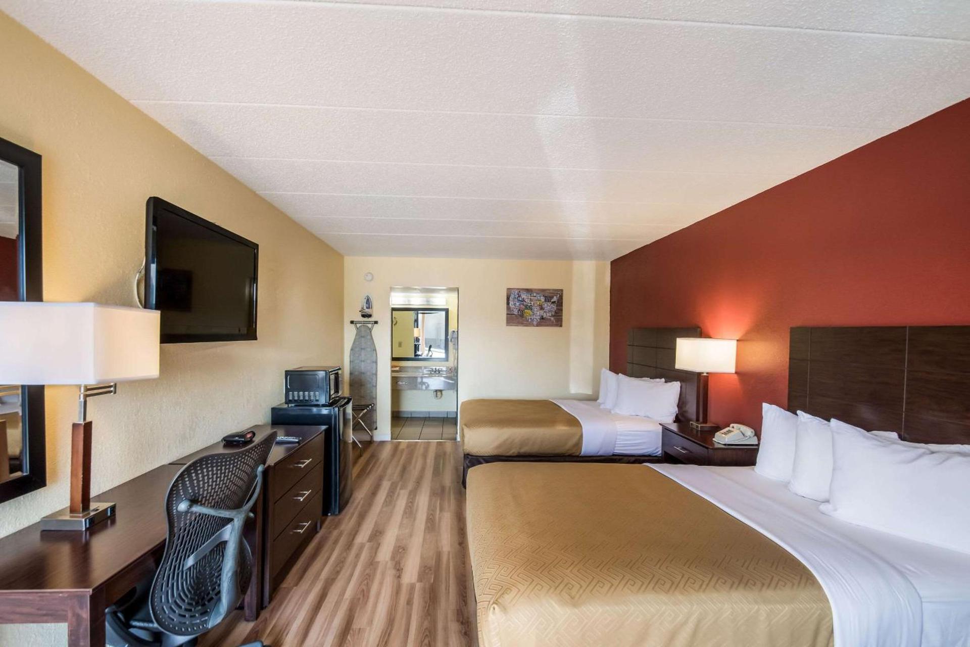 Econo Lodge Kearney - Liberty photo 5