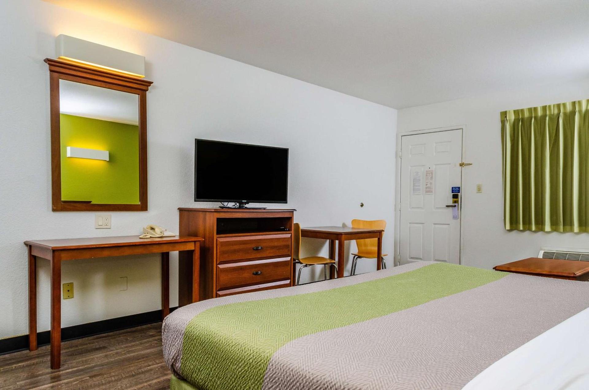 Motel 6 Oakdale, Ca photo 14