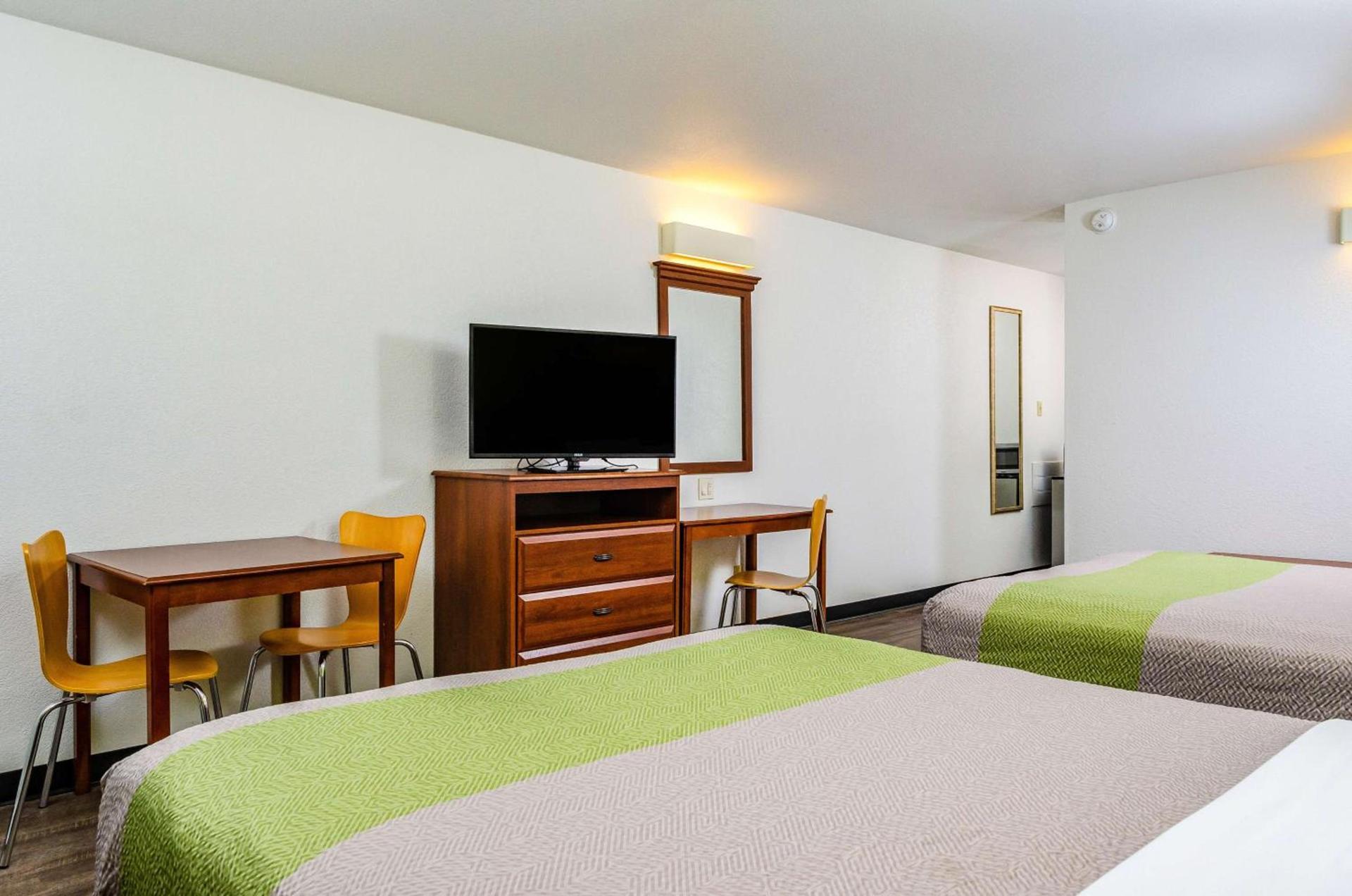 Motel 6 Oakdale, Ca photo 17