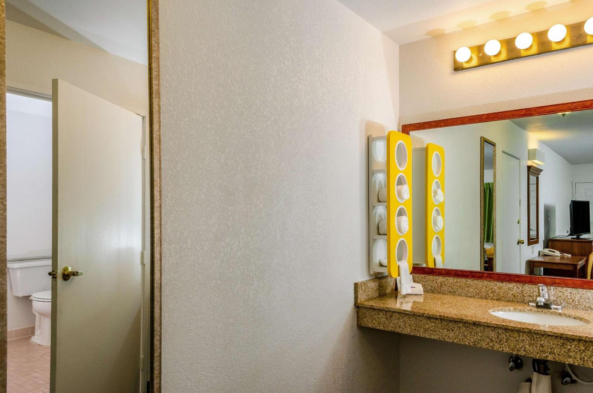 Motel 6 Oakdale, Ca photo 21