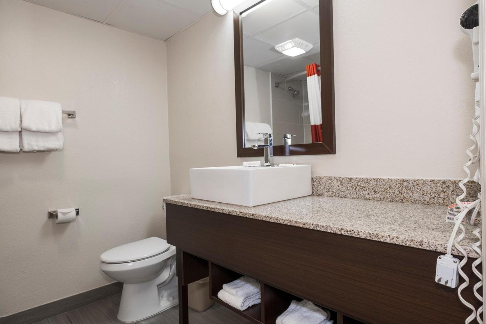 Red Roof Inn PLUS+ Poughkeepsie photo 26