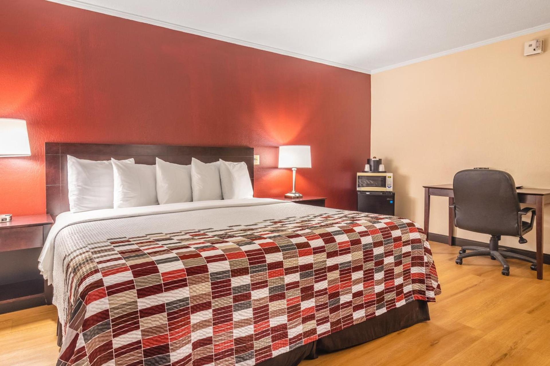 Red Roof Inn Ashtabula - Austinburg photo 23