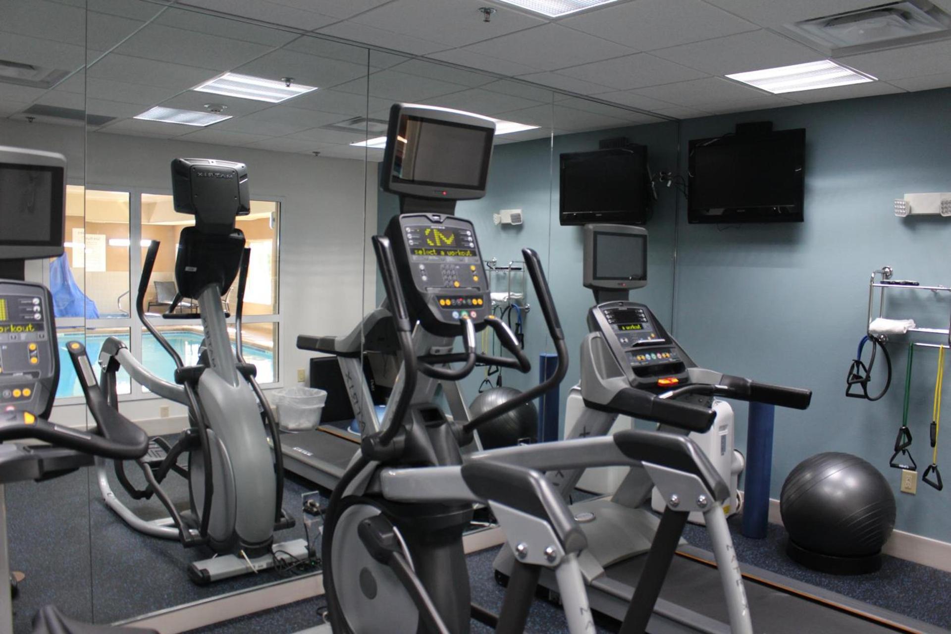 Holiday Inn Express Hotel & Suites Sedalia by IHG photo 12