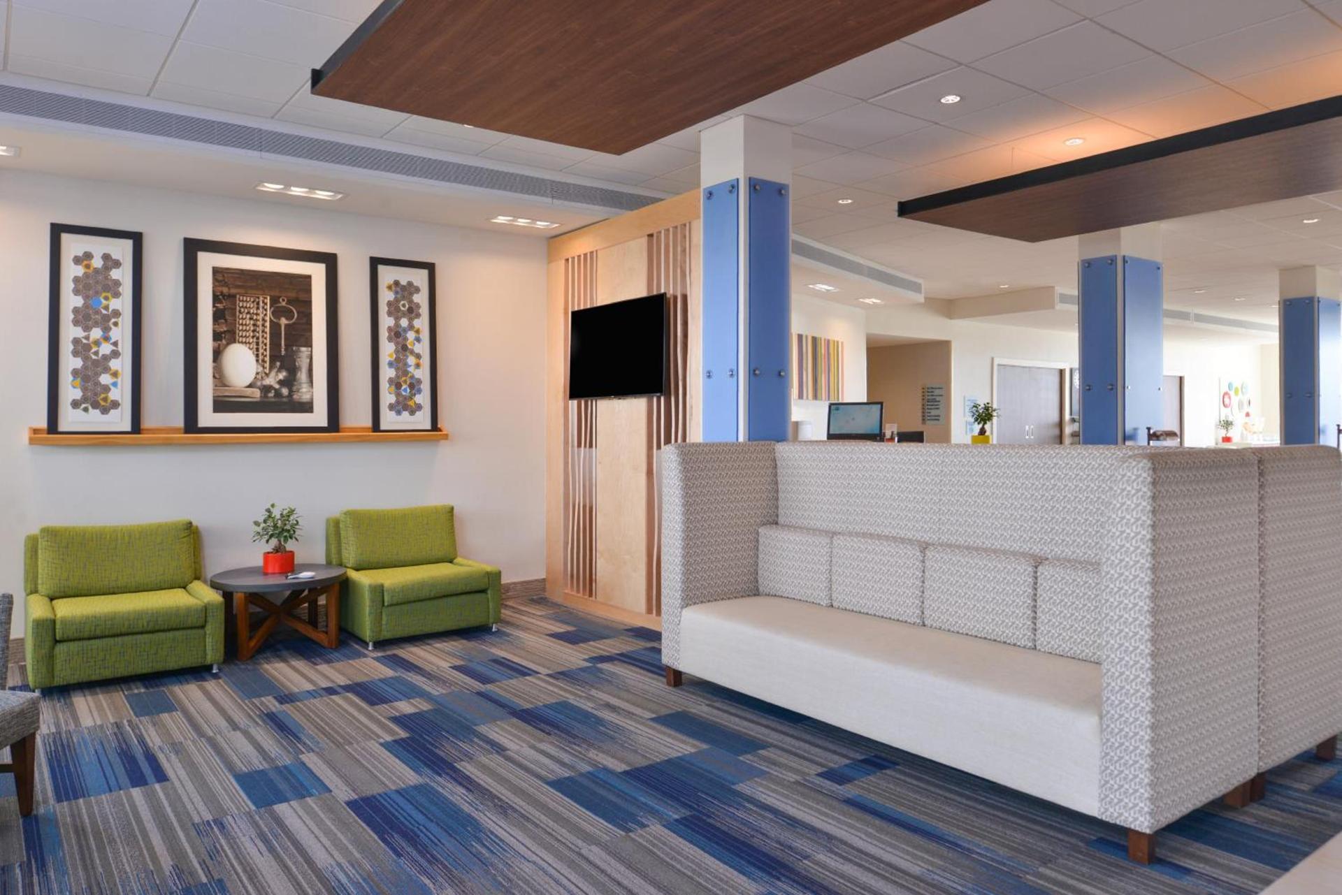 Holiday Inn Express & Suites Trinity by IHG photo 3