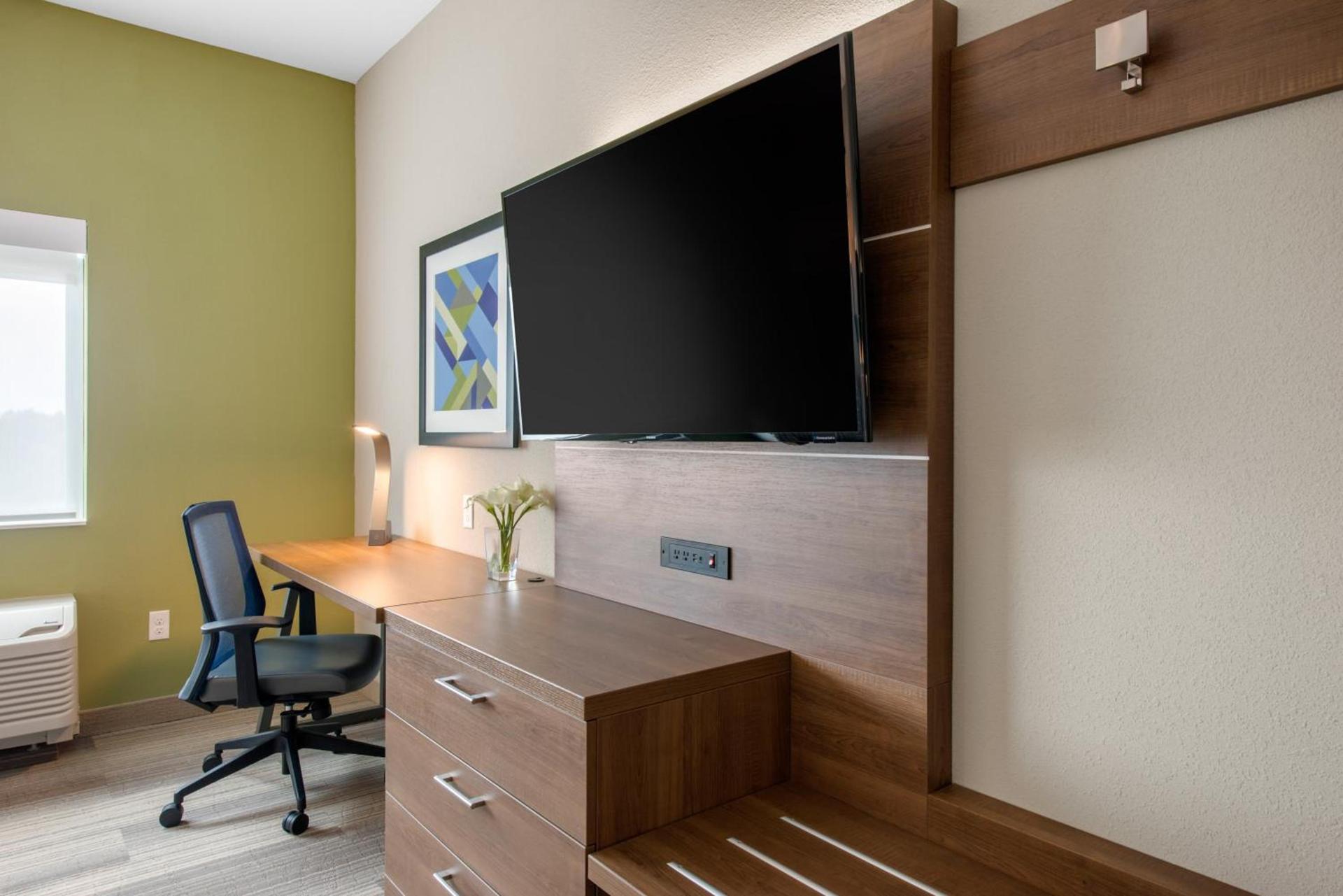 Holiday Inn Express & Suites Alachua - Gainesville Area by IHG photo 21