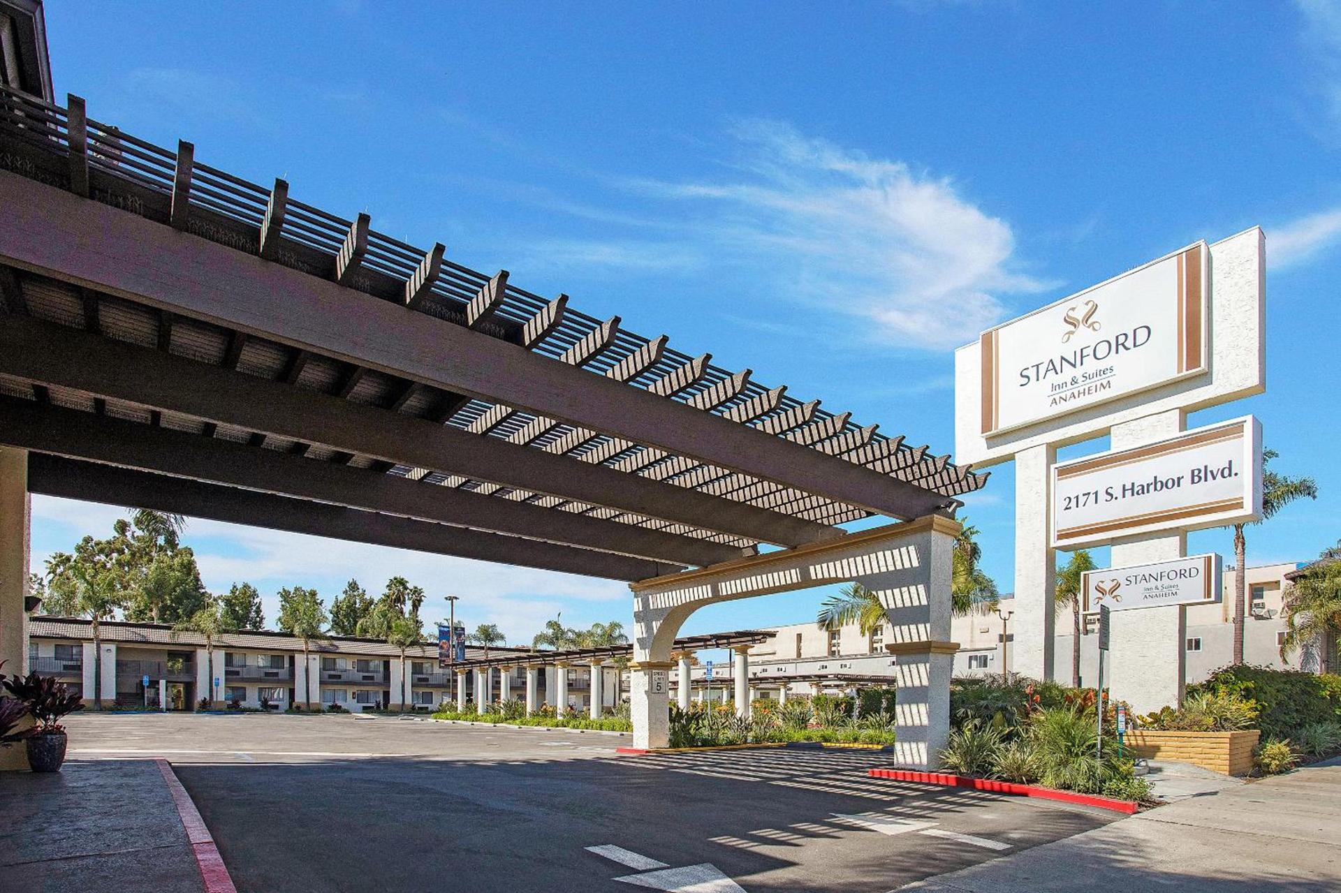Stanford Inn & Suites Anaheim photo 38
