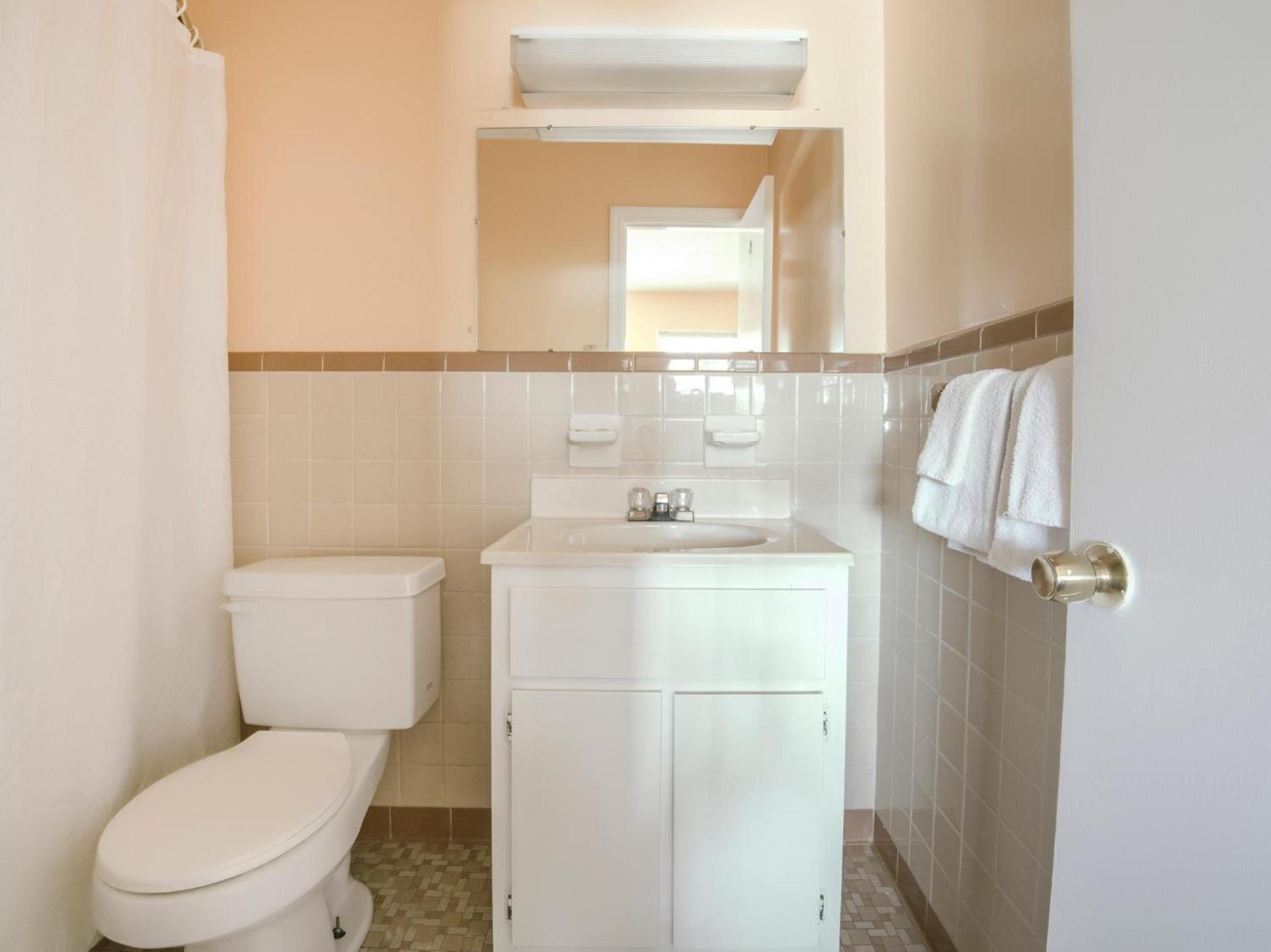 OYO Hotel Durham West Hills photo 40