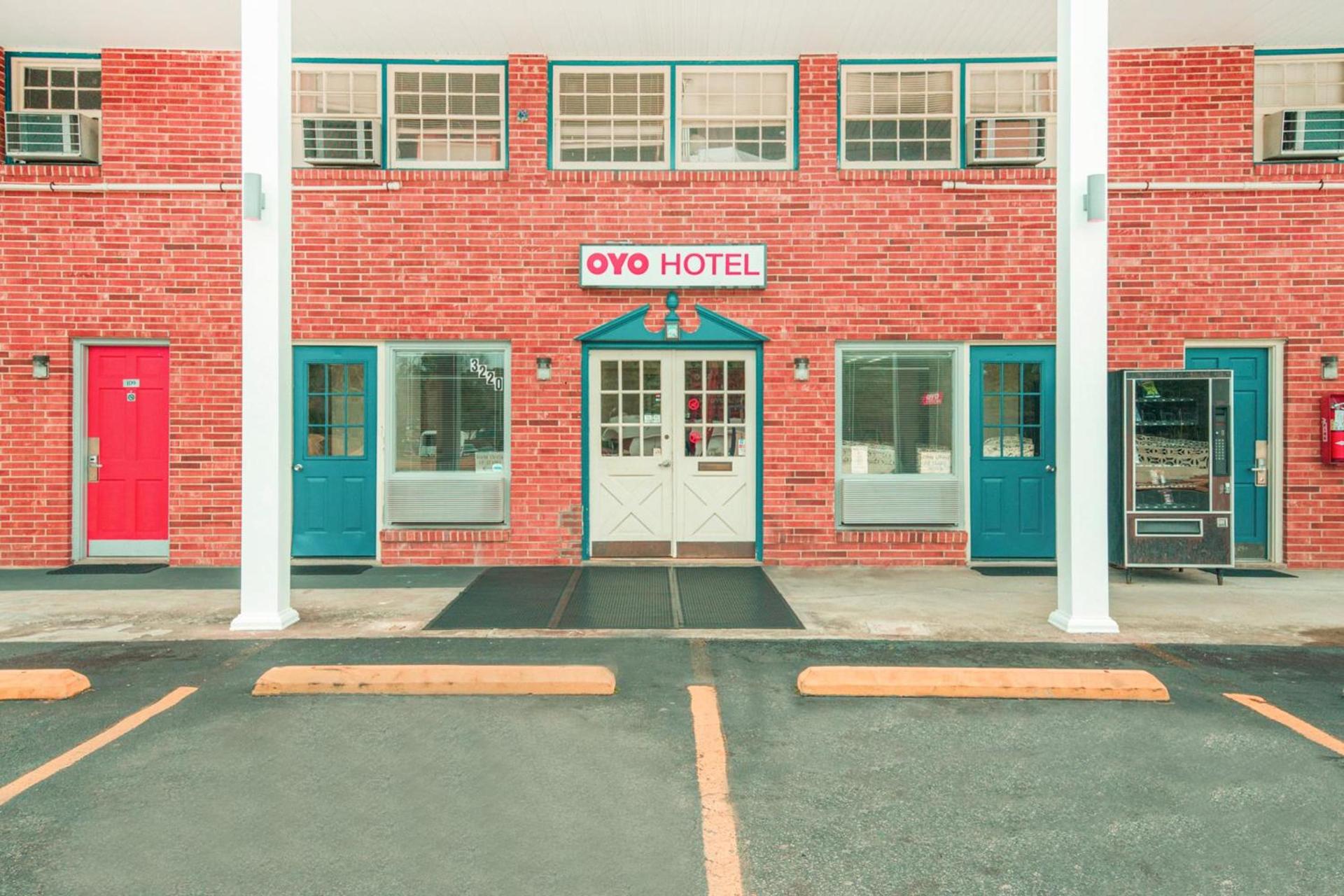 OYO Hotel Durham West Hills photo 1