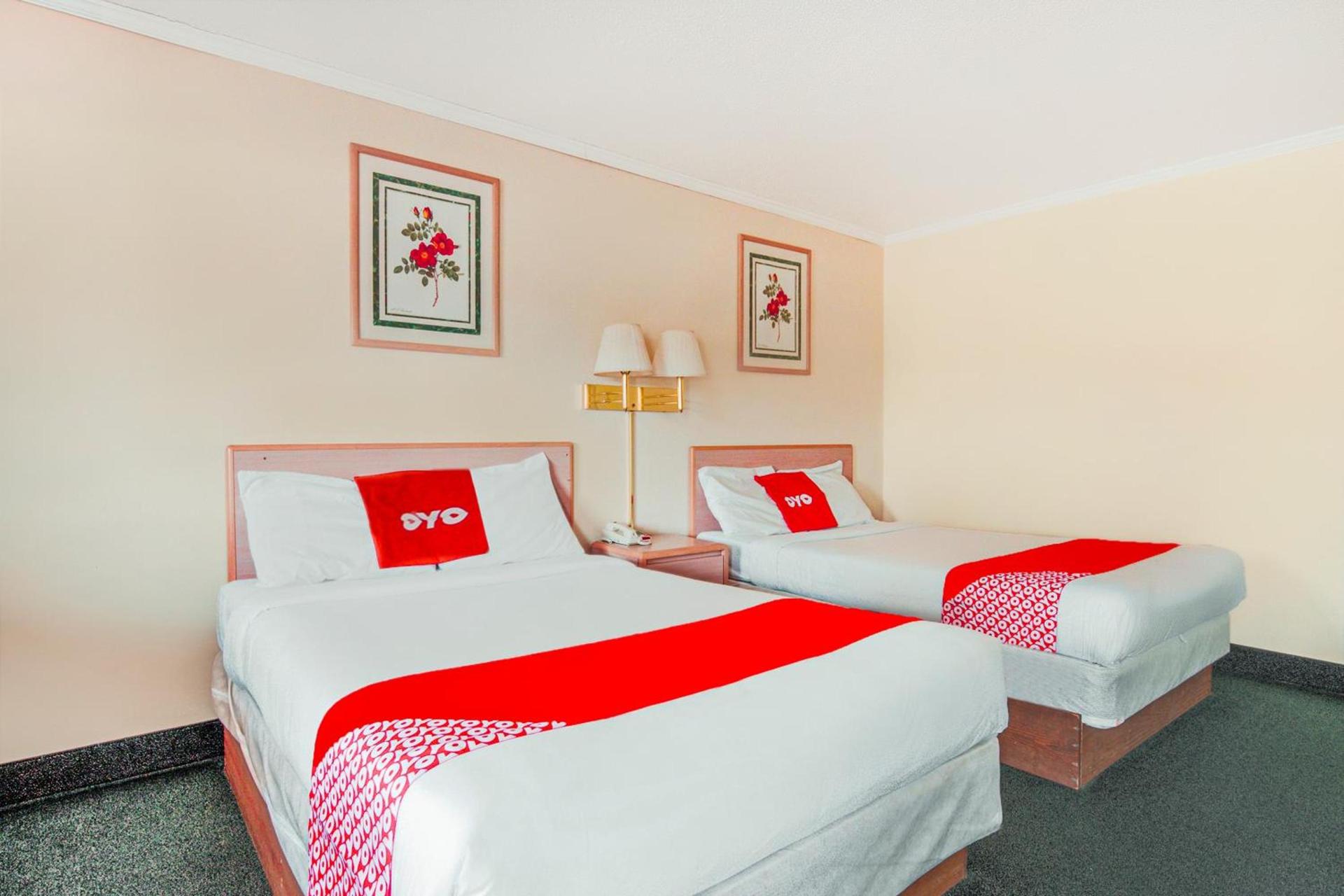OYO Hotel Durham West Hills photo 34